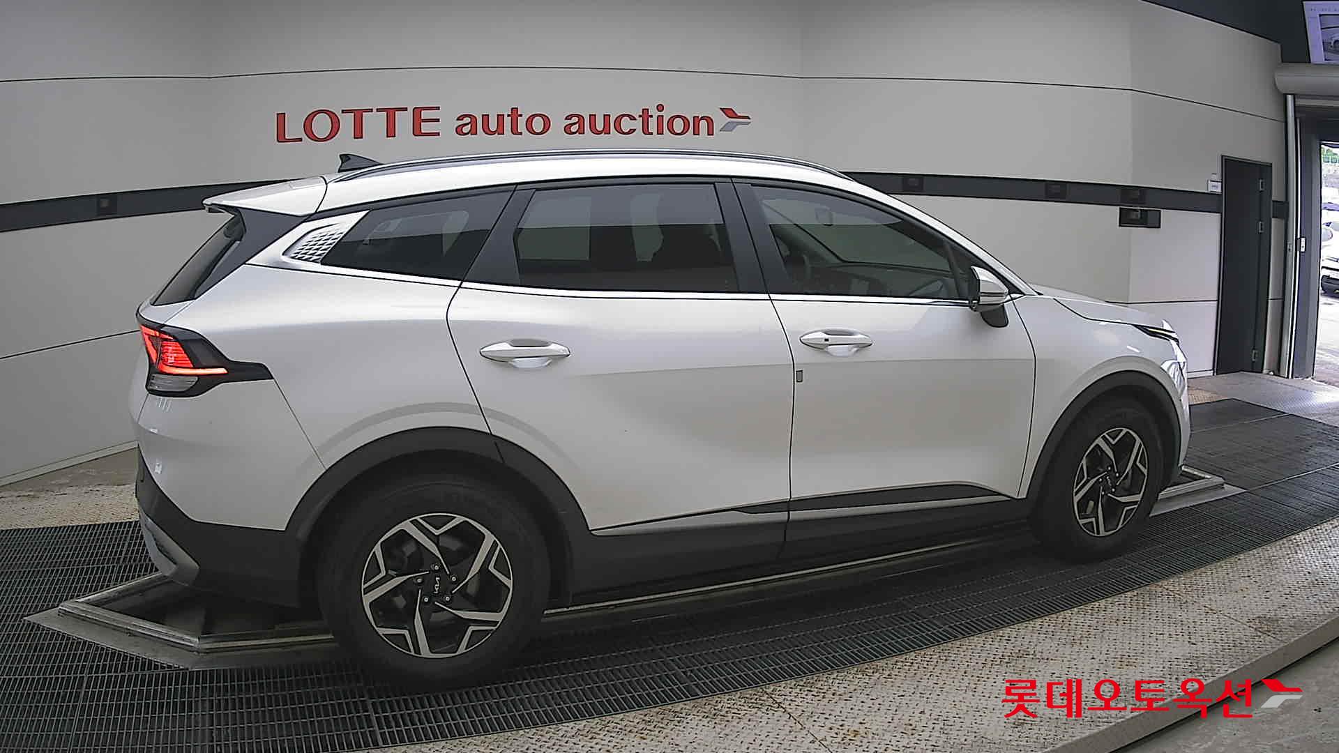 2022 - kia sportage