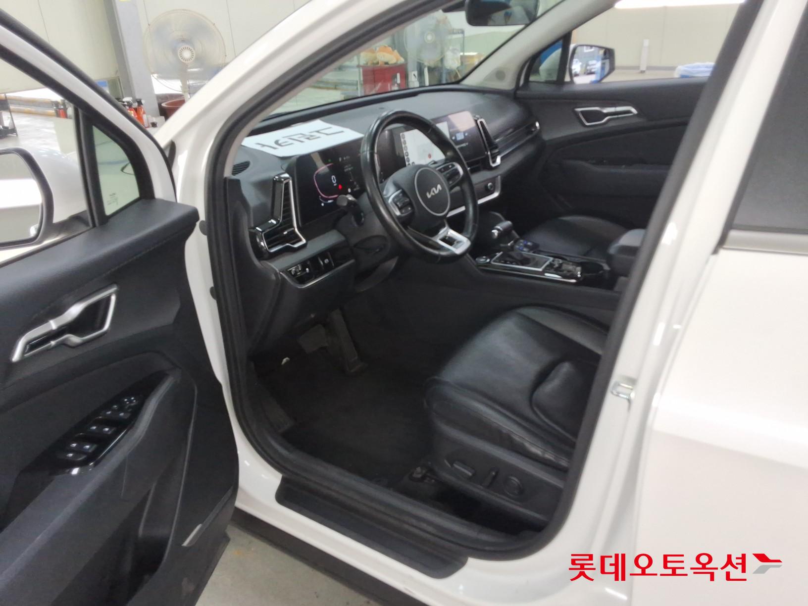 2022 - kia sportage