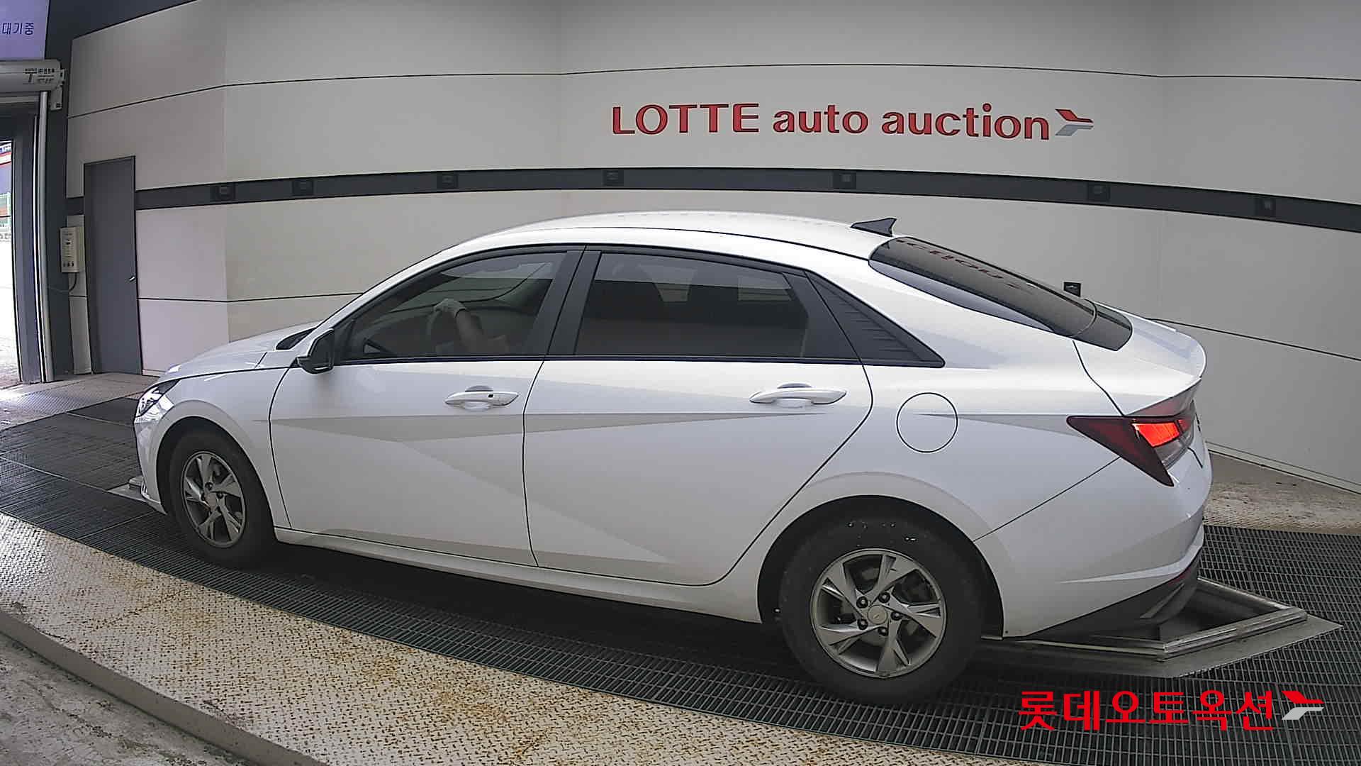 2021 - hyundai avante