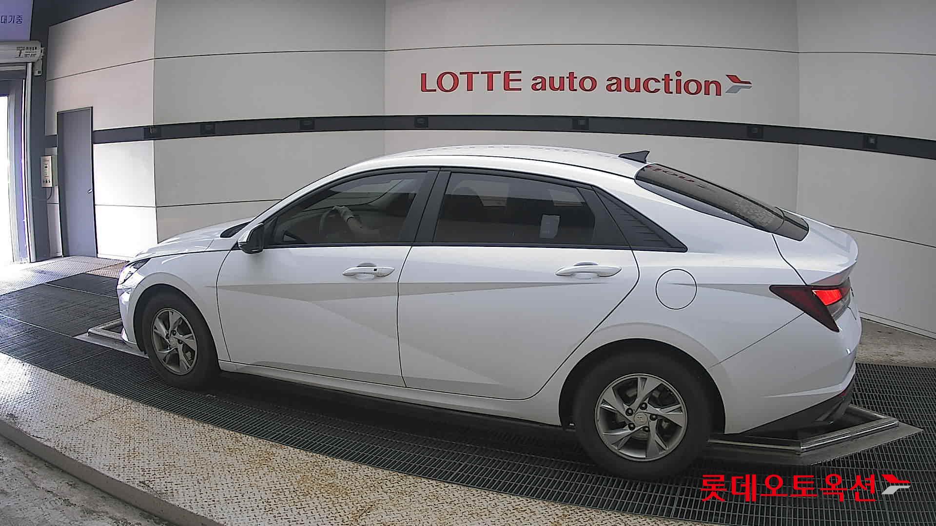 2021 - hyundai avante