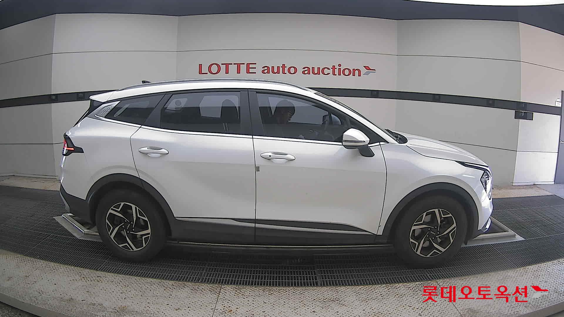 2022 - kia sportage