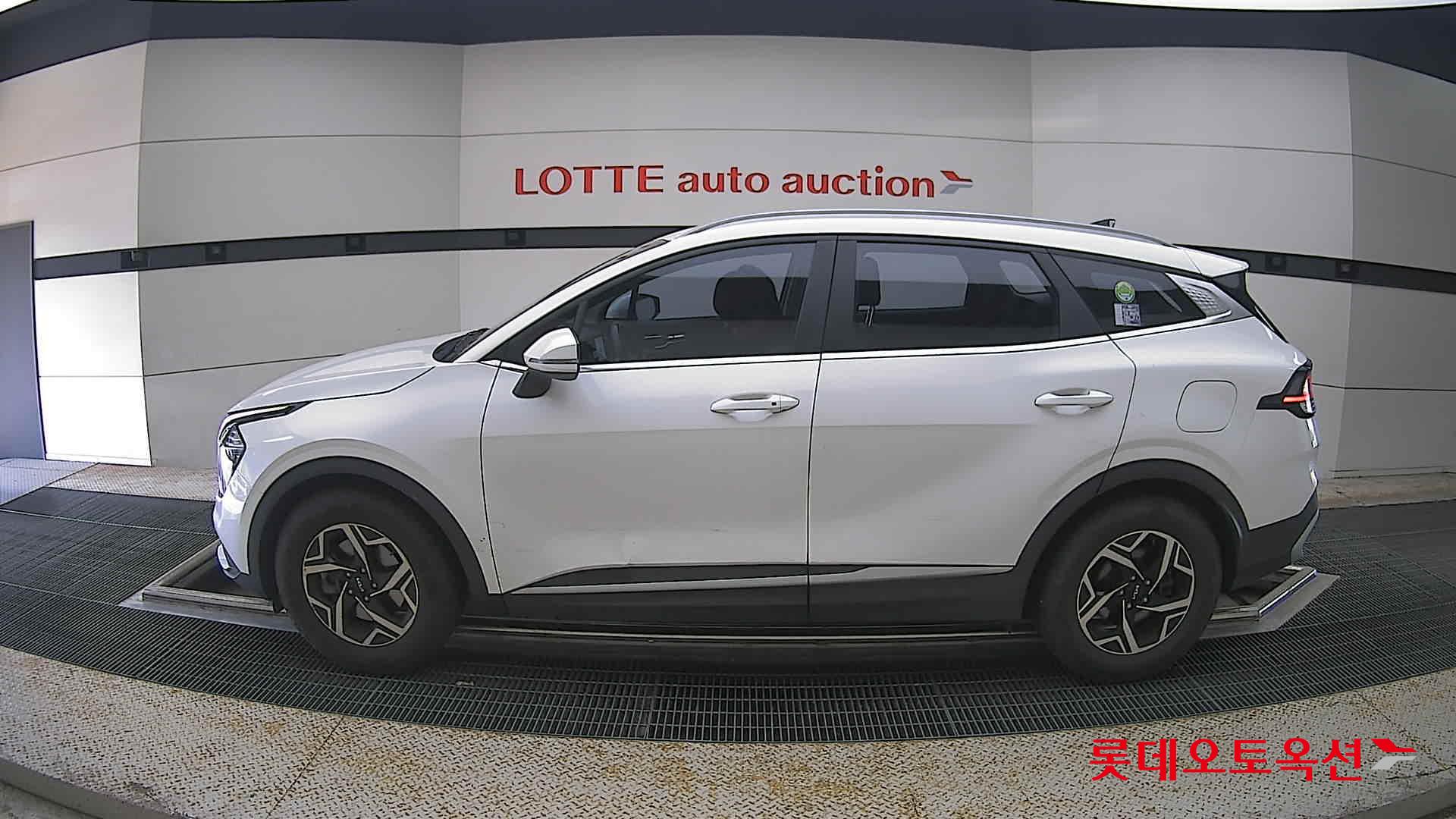 2022 - kia sportage