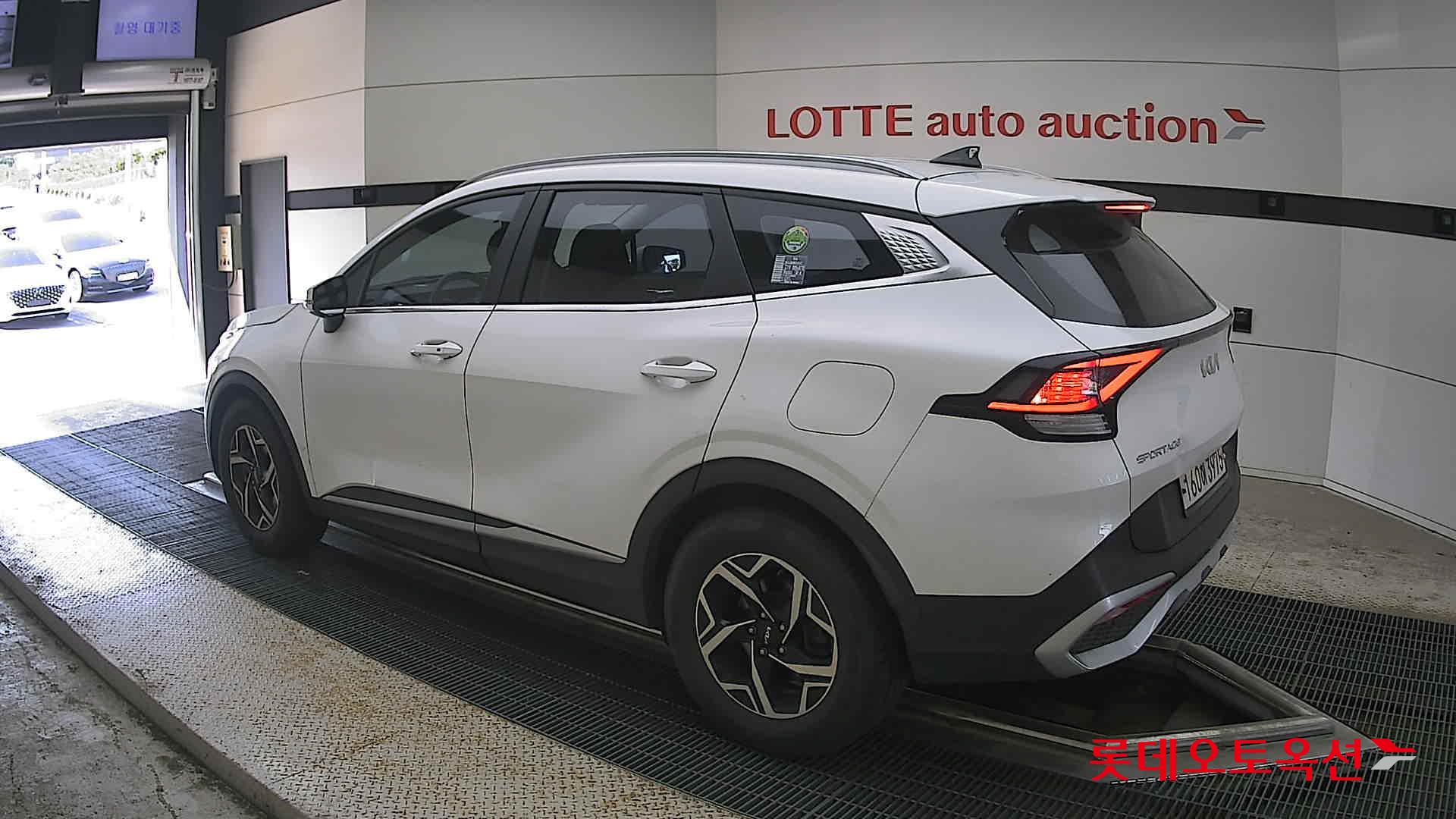 2022 - kia sportage