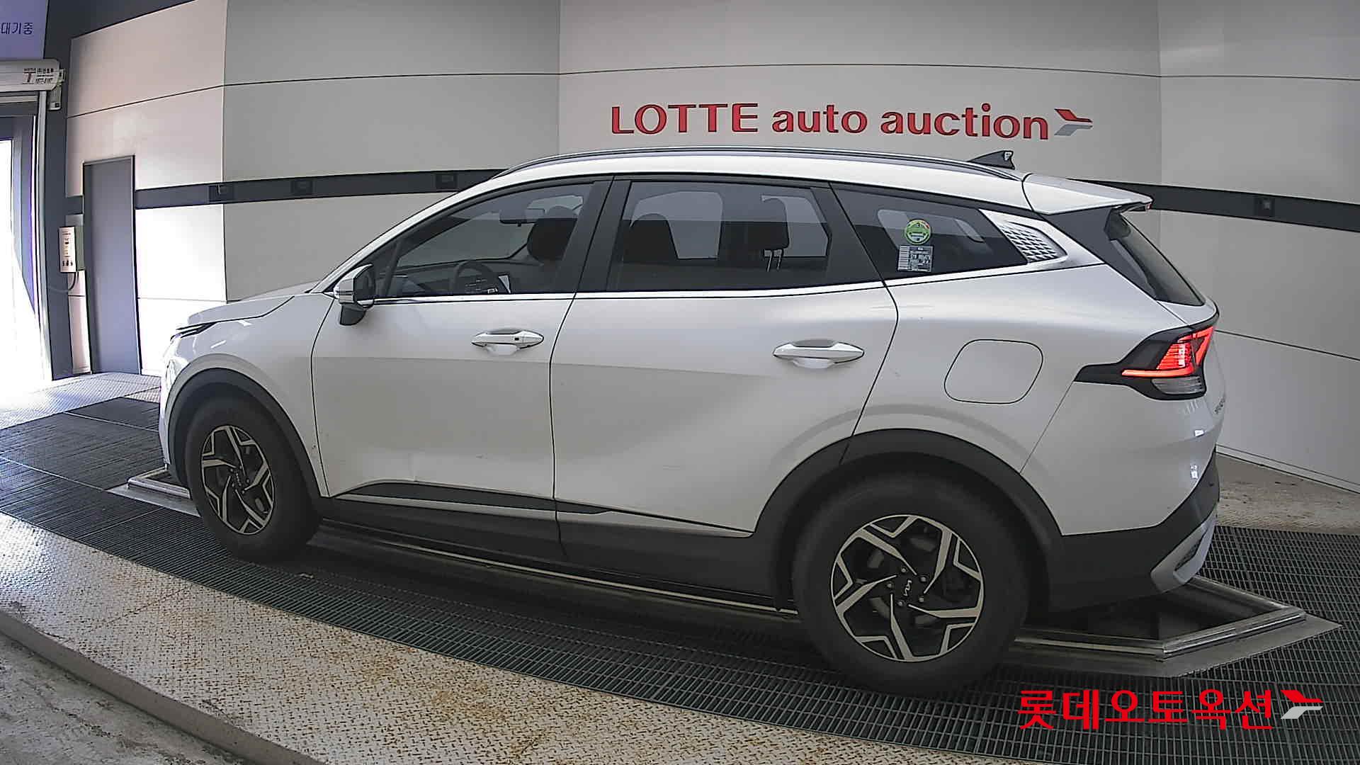 2022 - kia sportage