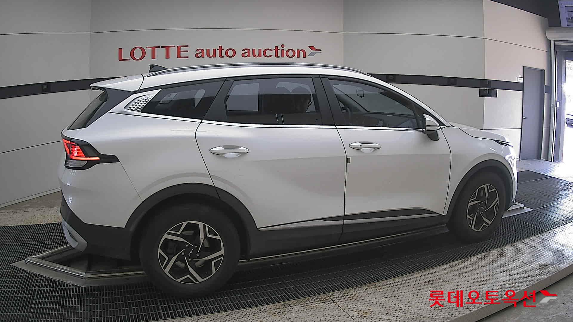 2022 - kia sportage