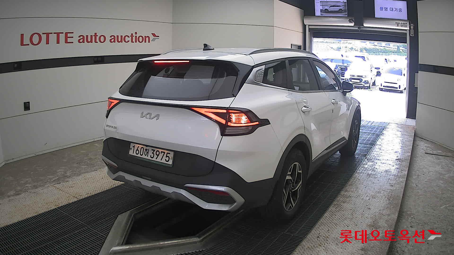2022 - kia sportage