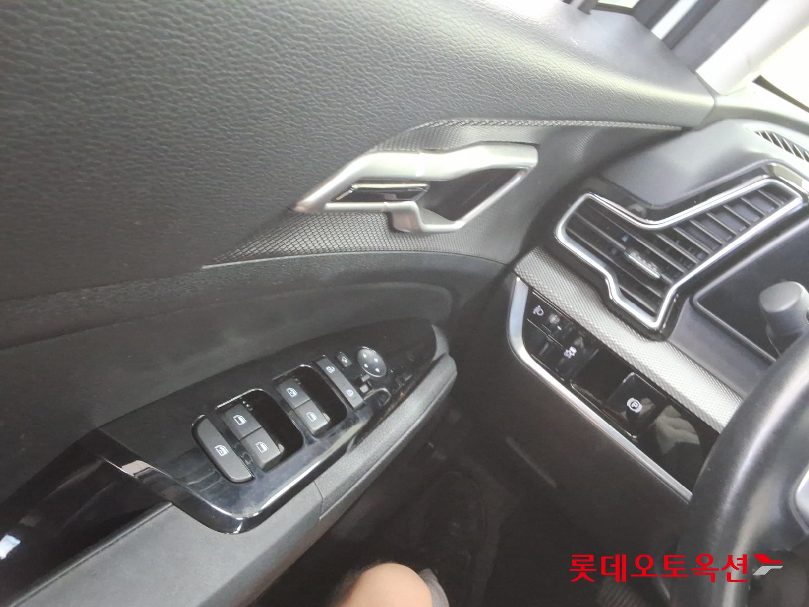 2022 - kia sportage
