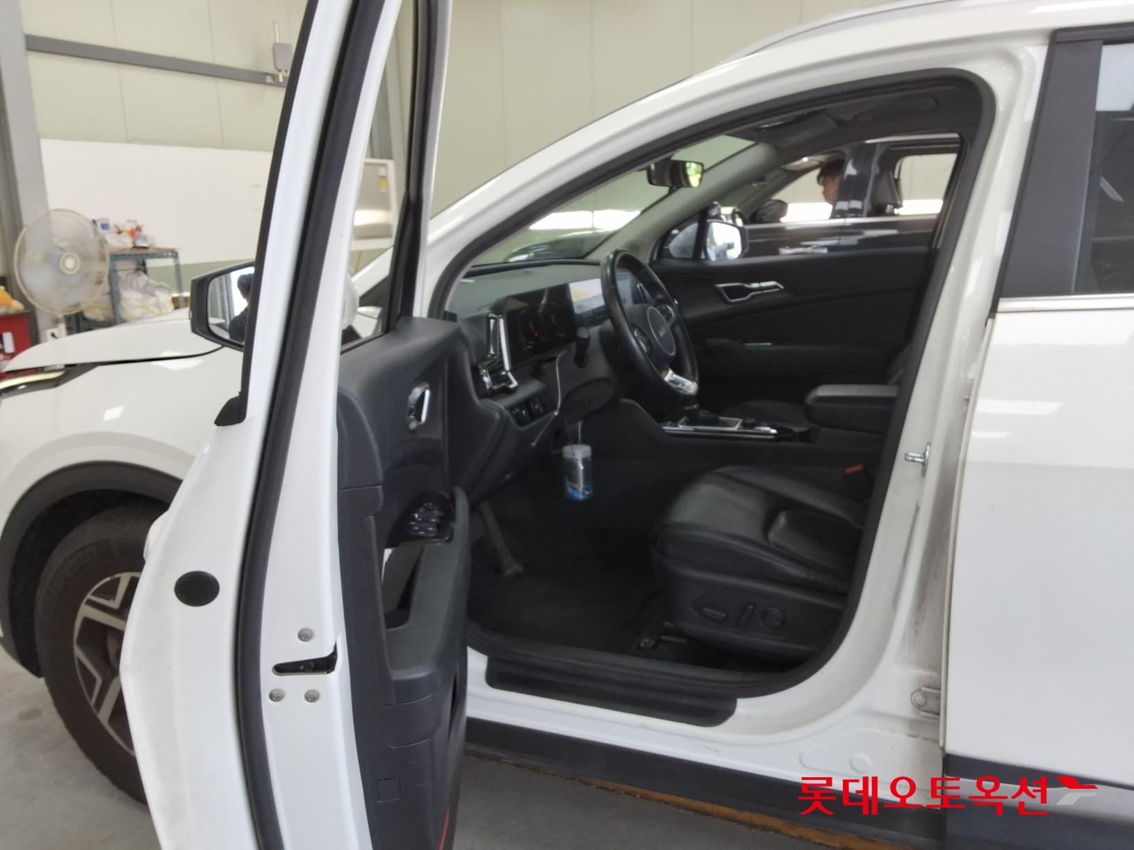 2022 - kia sportage