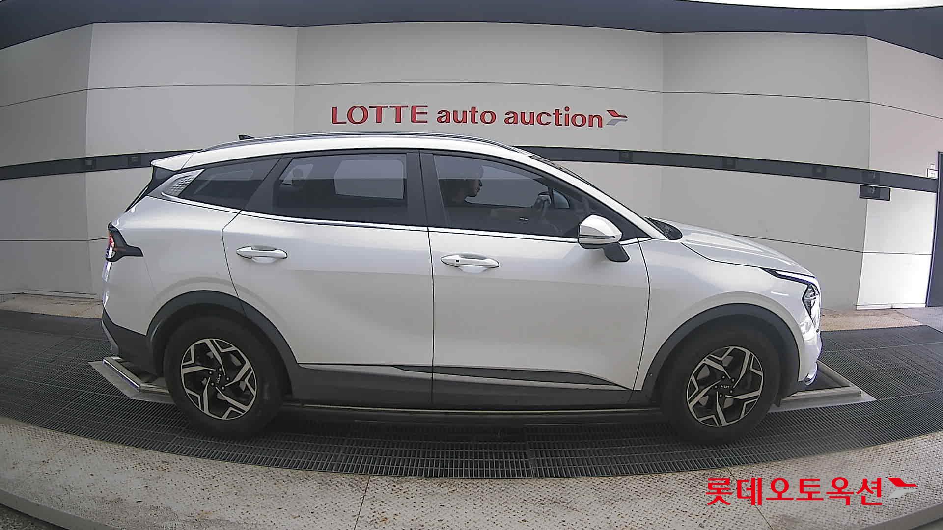 2022 - kia sportage