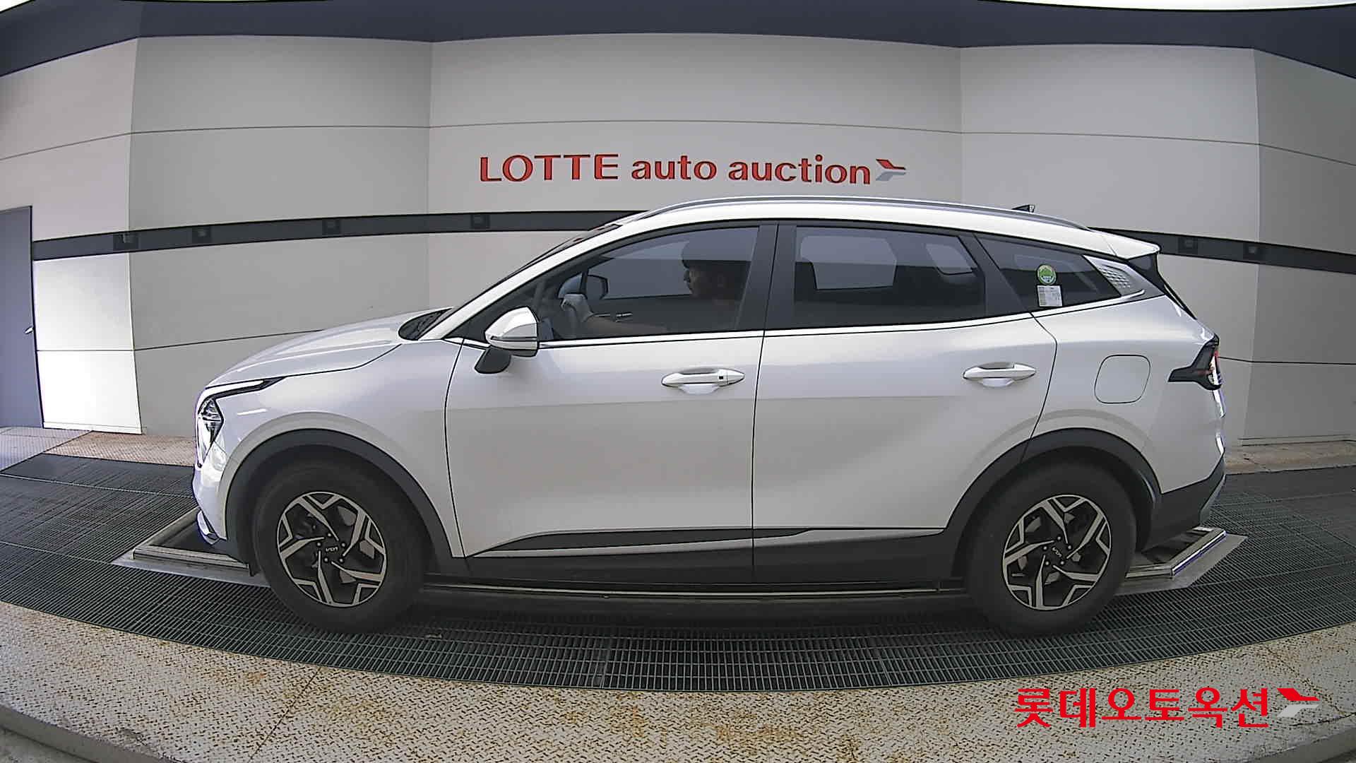 2022 - kia sportage