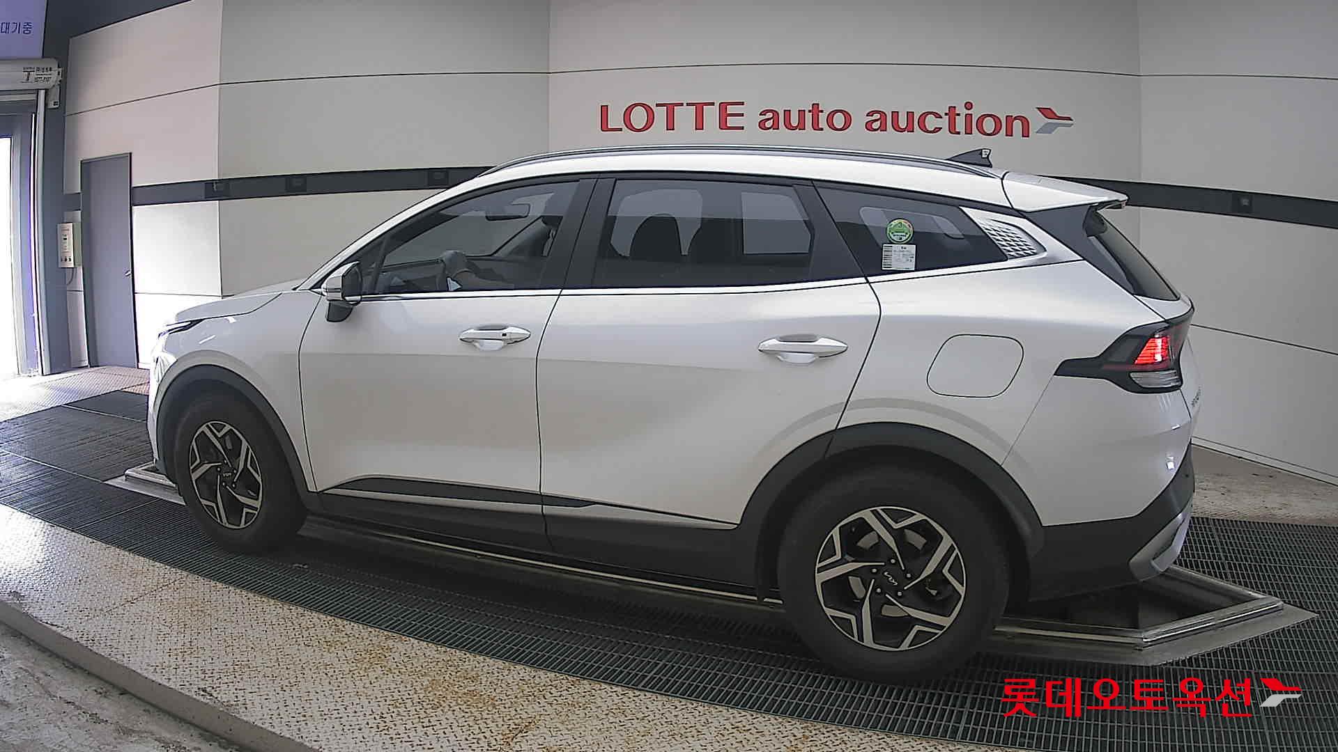 2022 - kia sportage