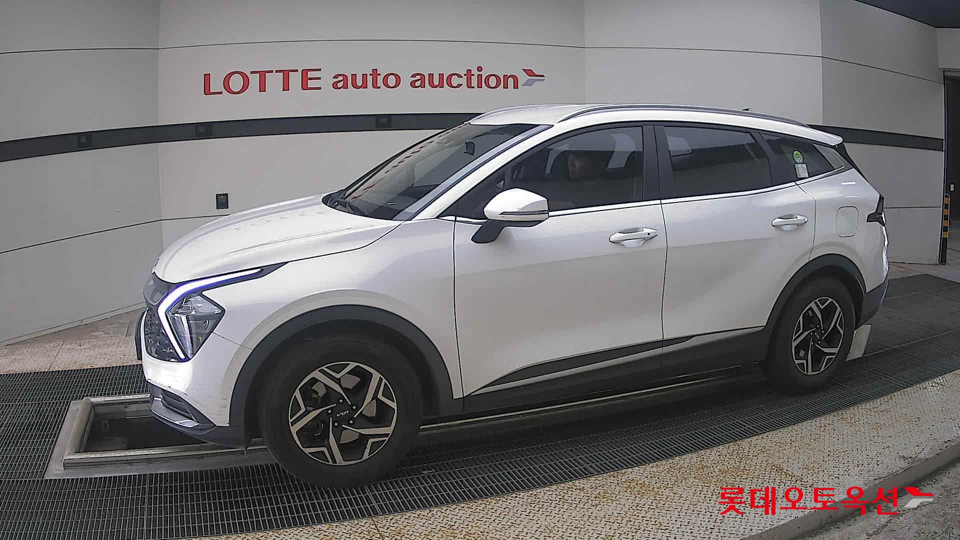 2022 - kia sportage