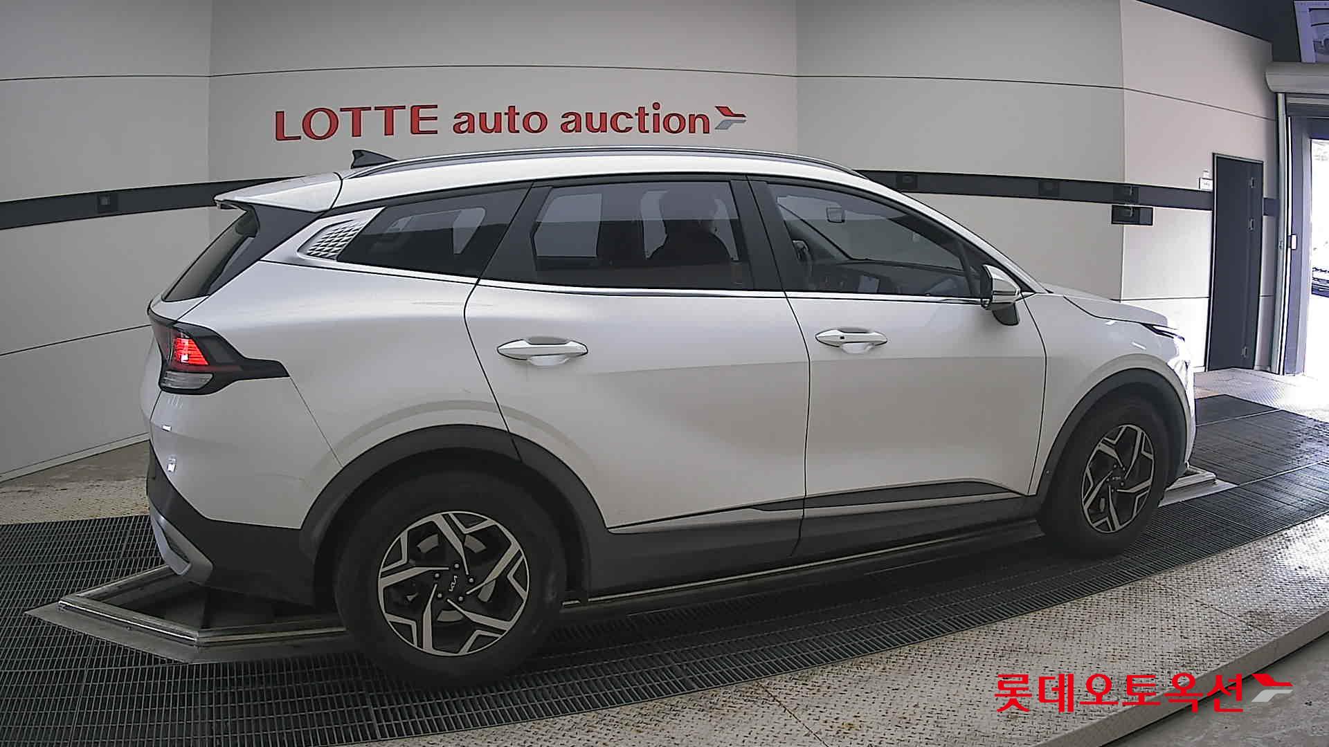 2022 - kia sportage