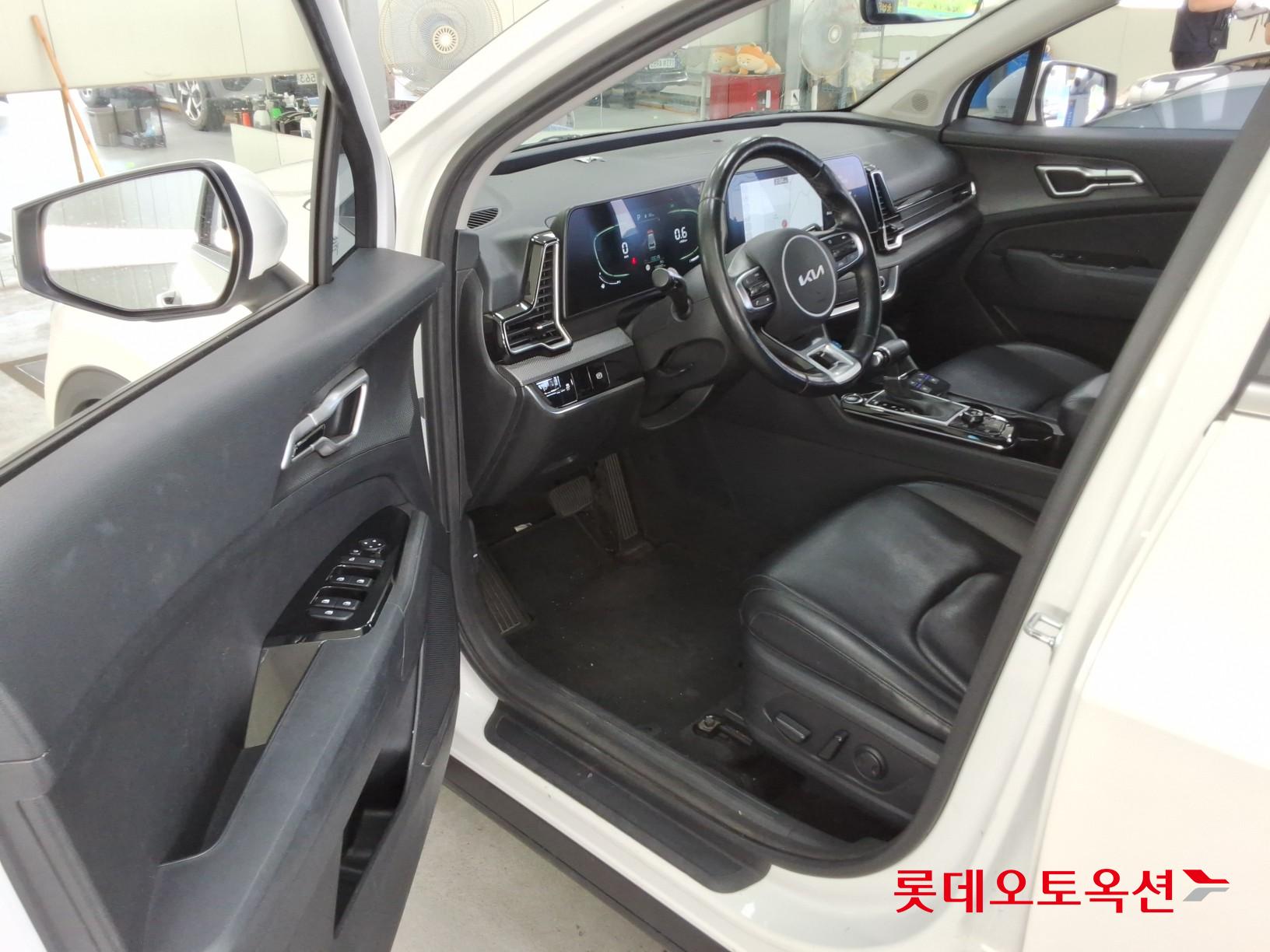 2022 - kia sportage