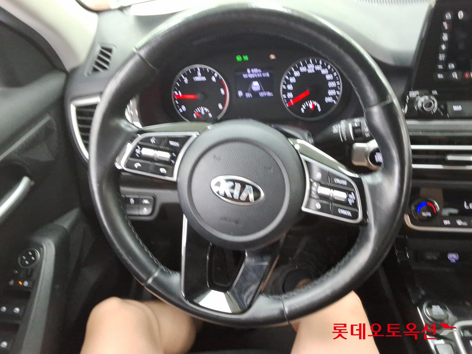 2022 - kia seltos
