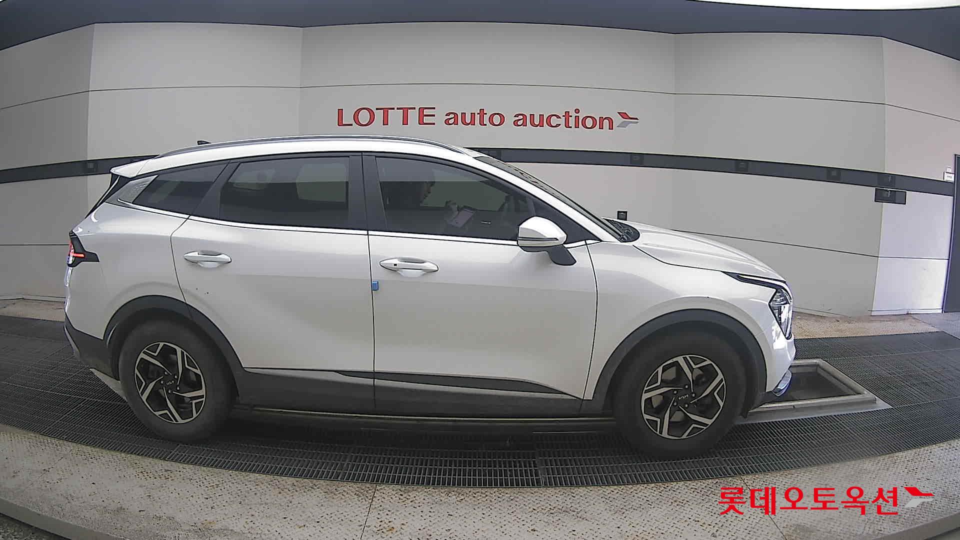 2022 - kia sportage