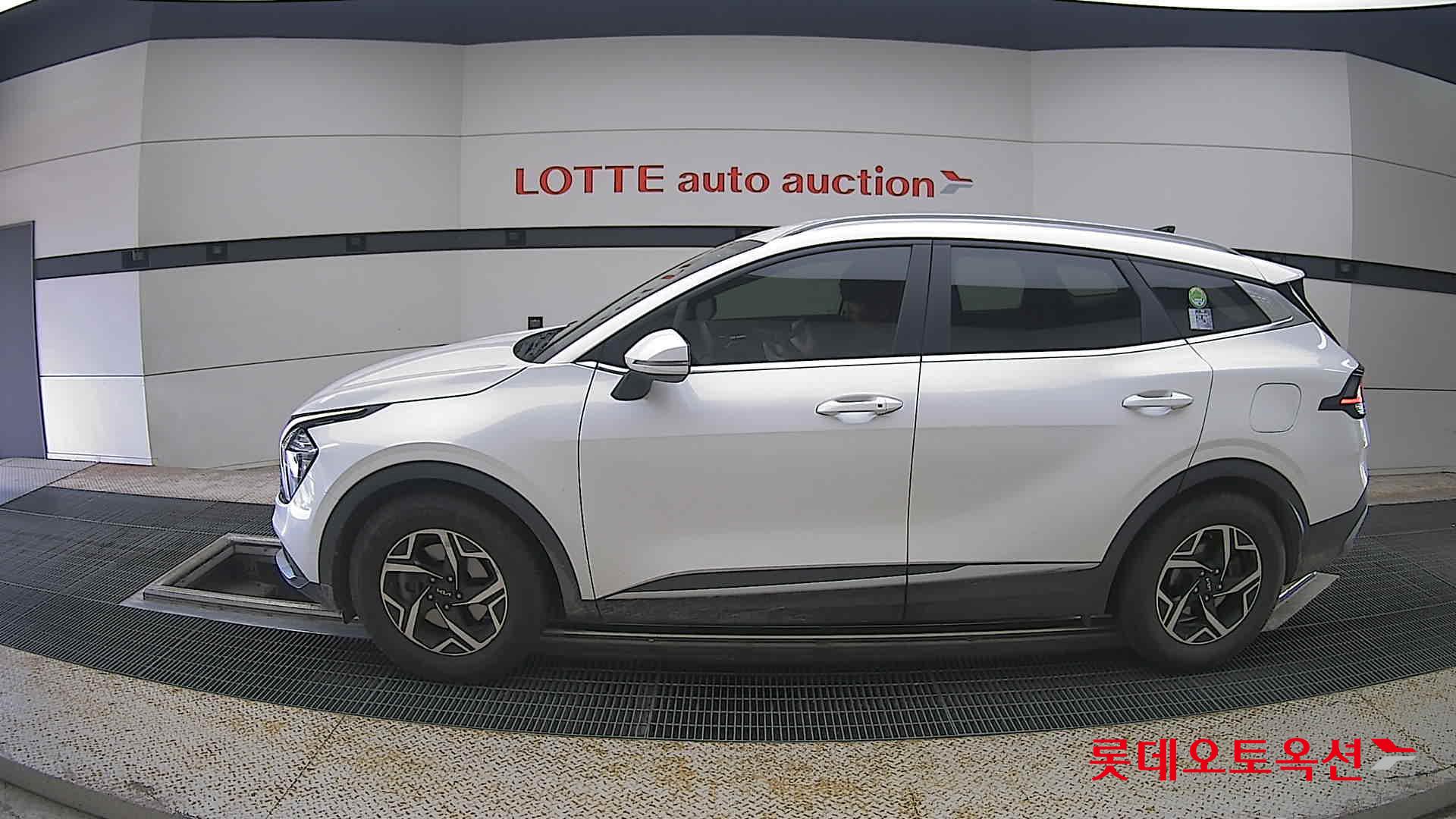 2022 - kia sportage