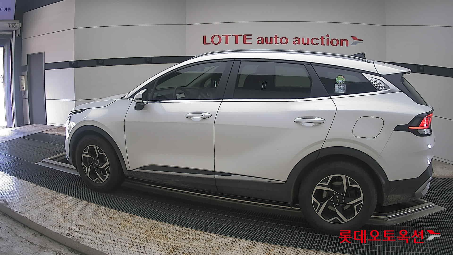 2022 - kia sportage