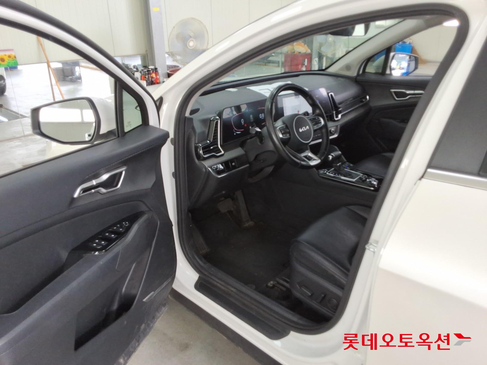 2022 - kia sportage