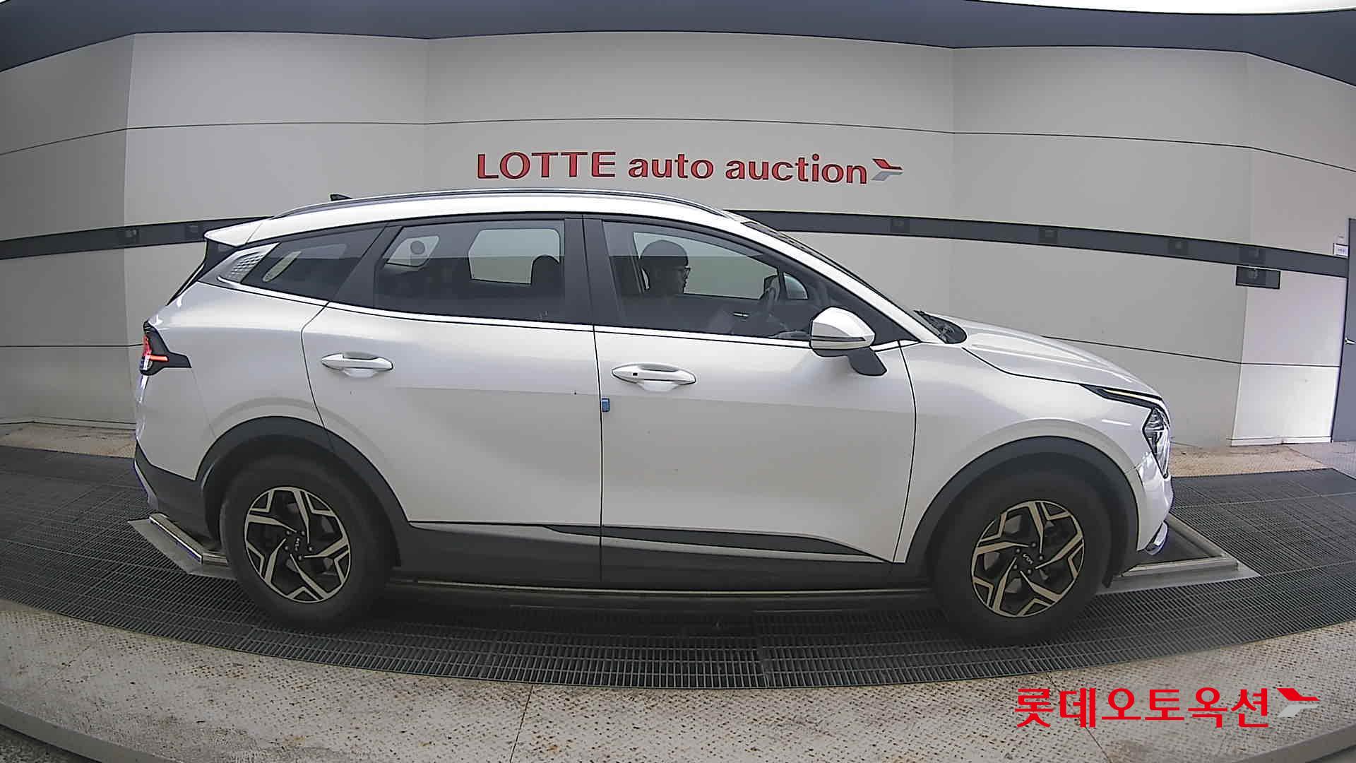 2022 - kia sportage