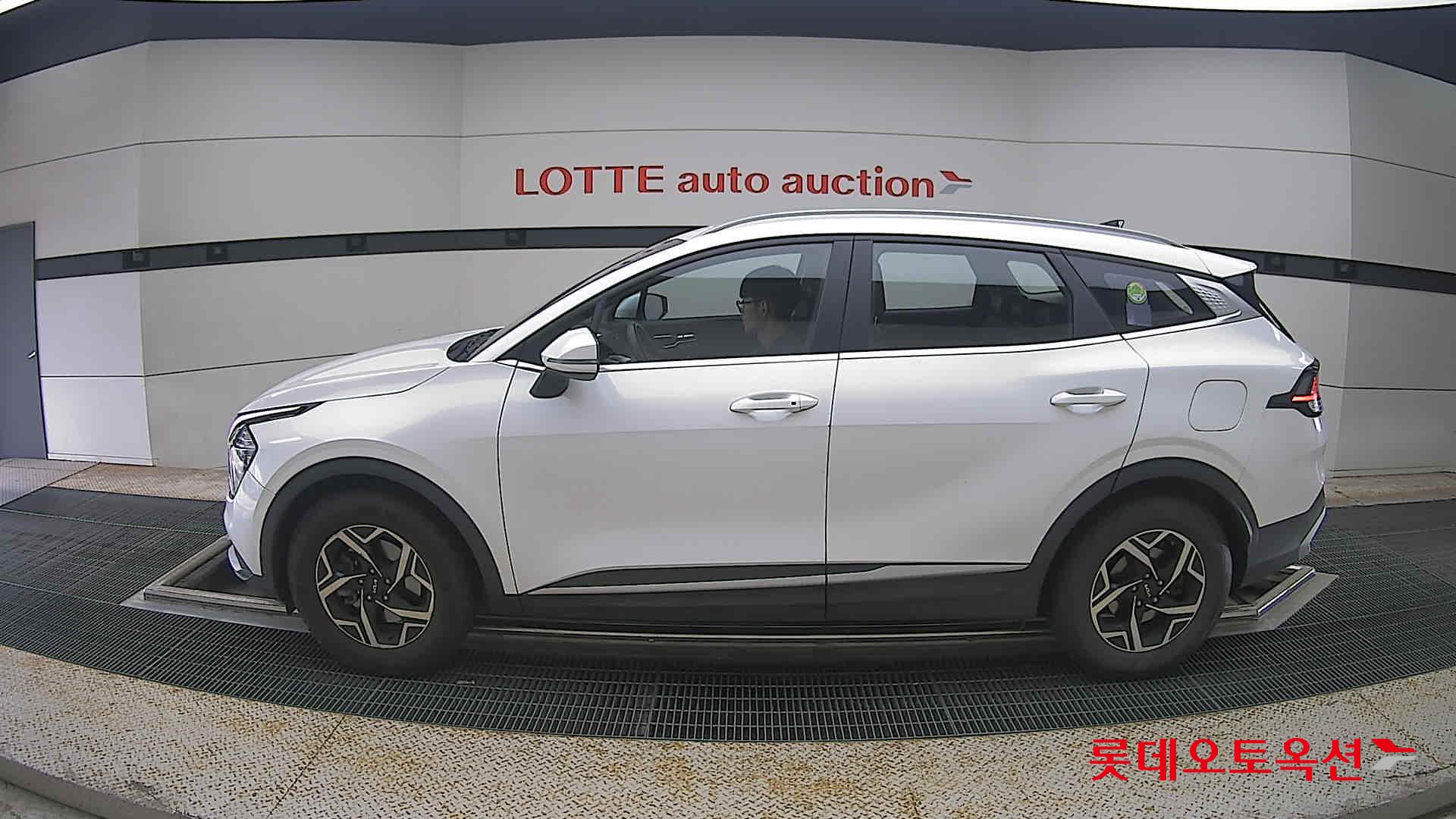 2022 - kia sportage