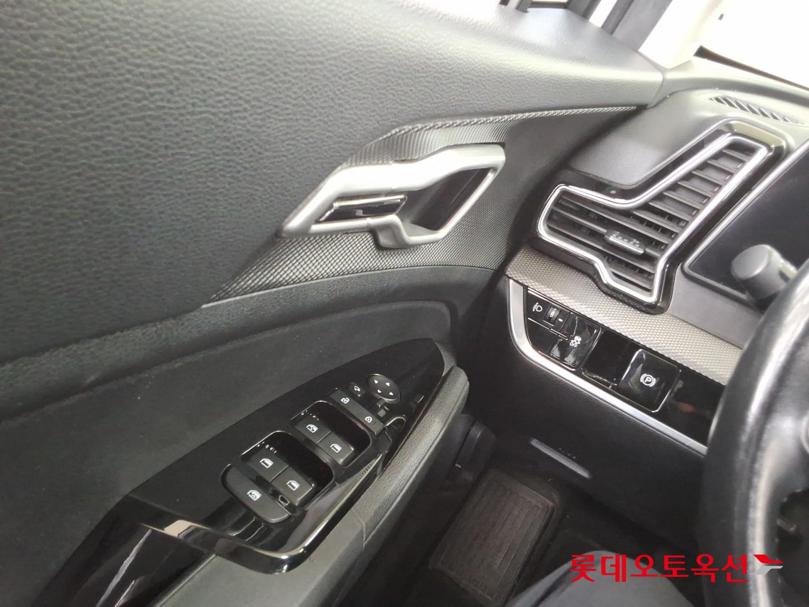 2022 - kia sportage