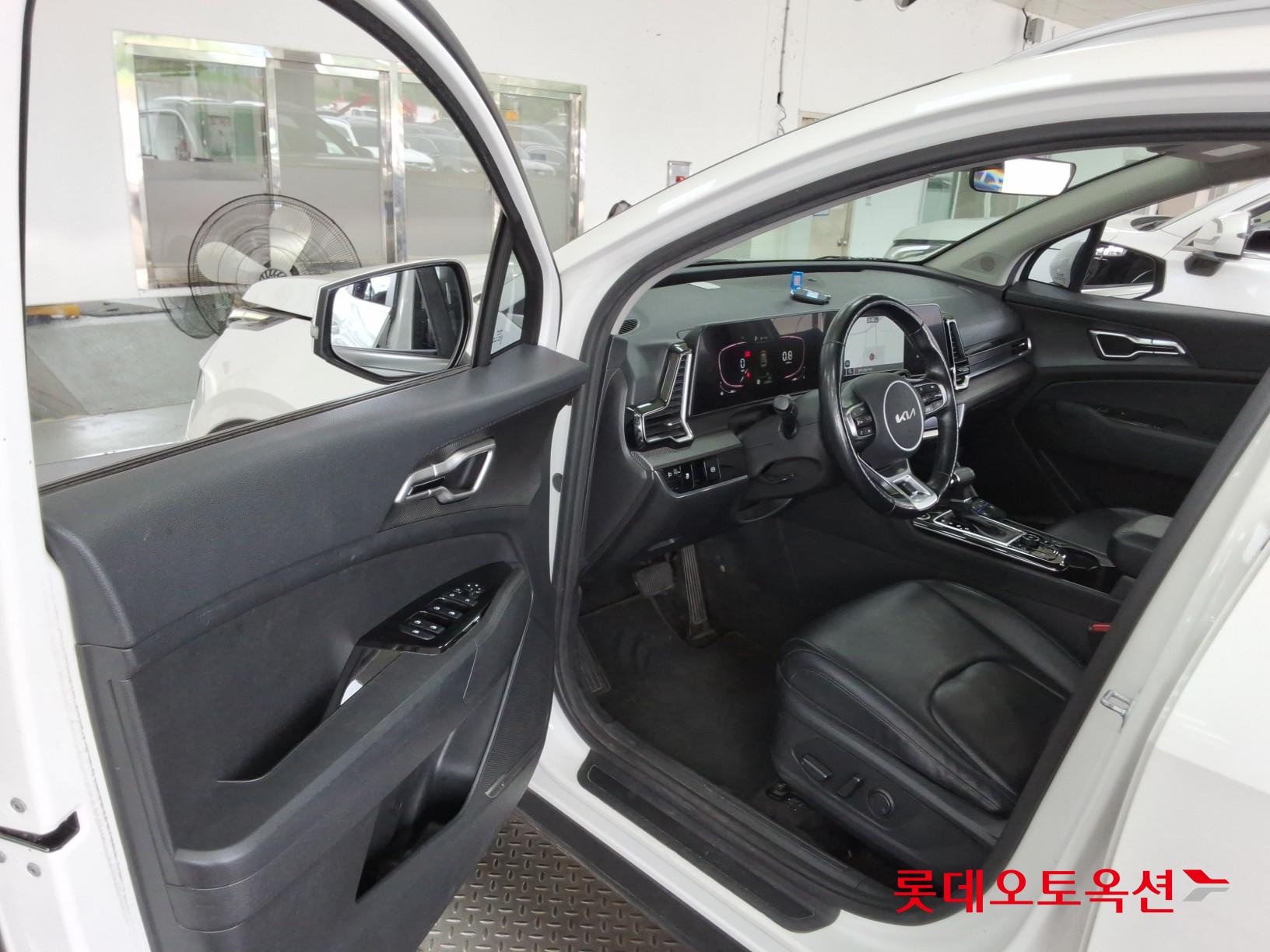 2022 - kia sportage