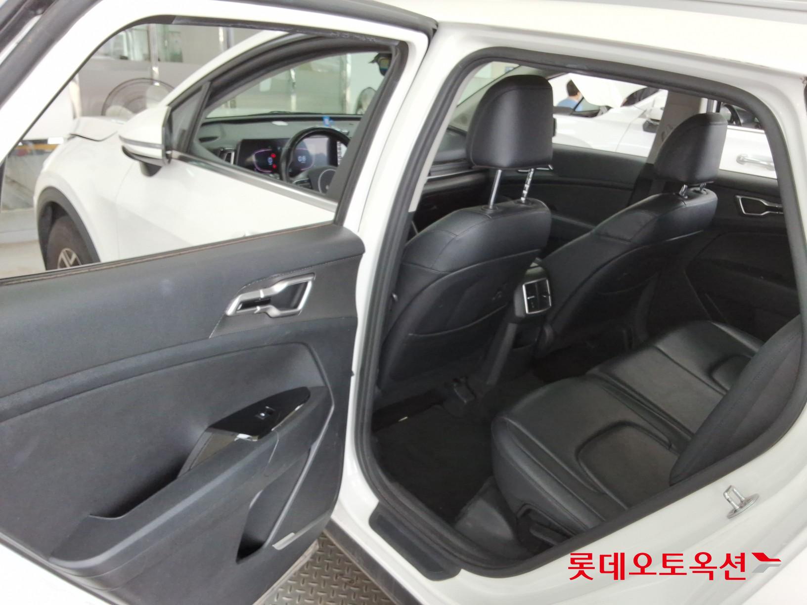 2022 - kia sportage