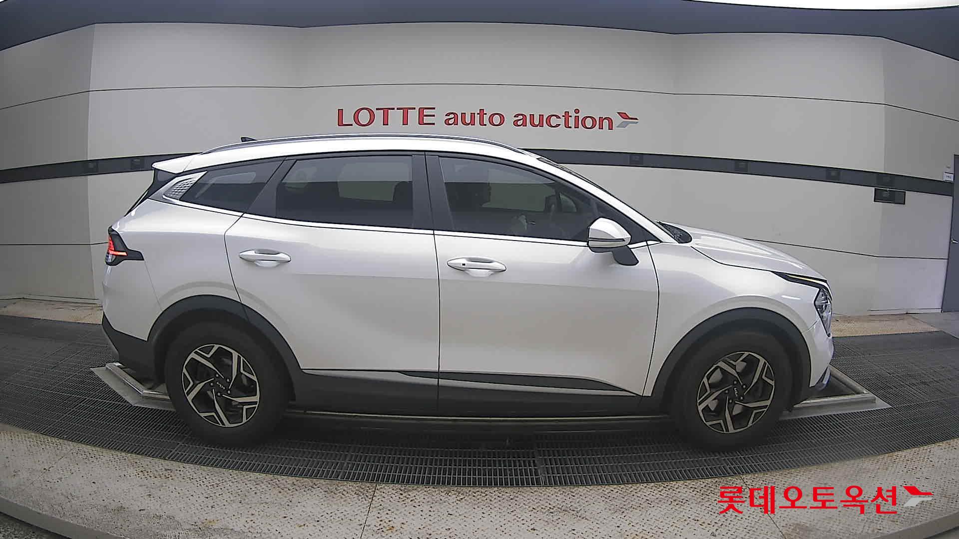 2022 - kia sportage