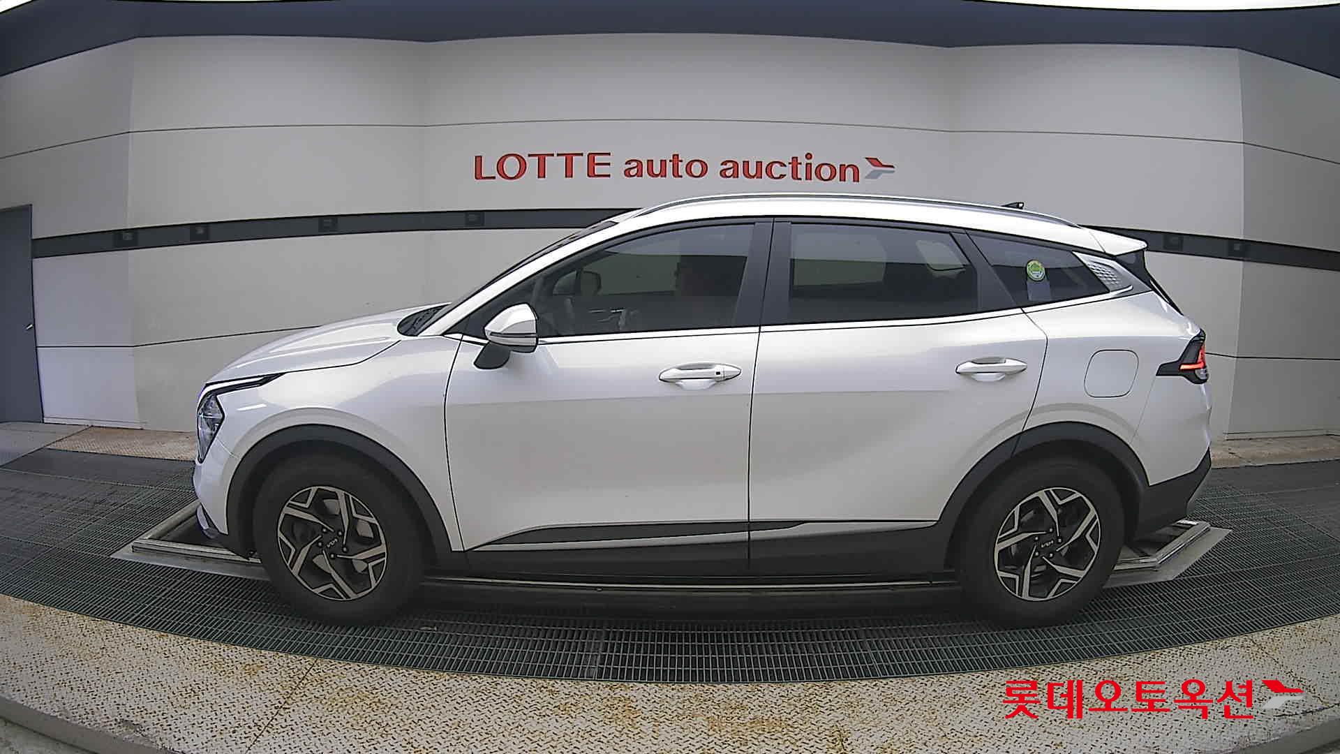 2022 - kia sportage