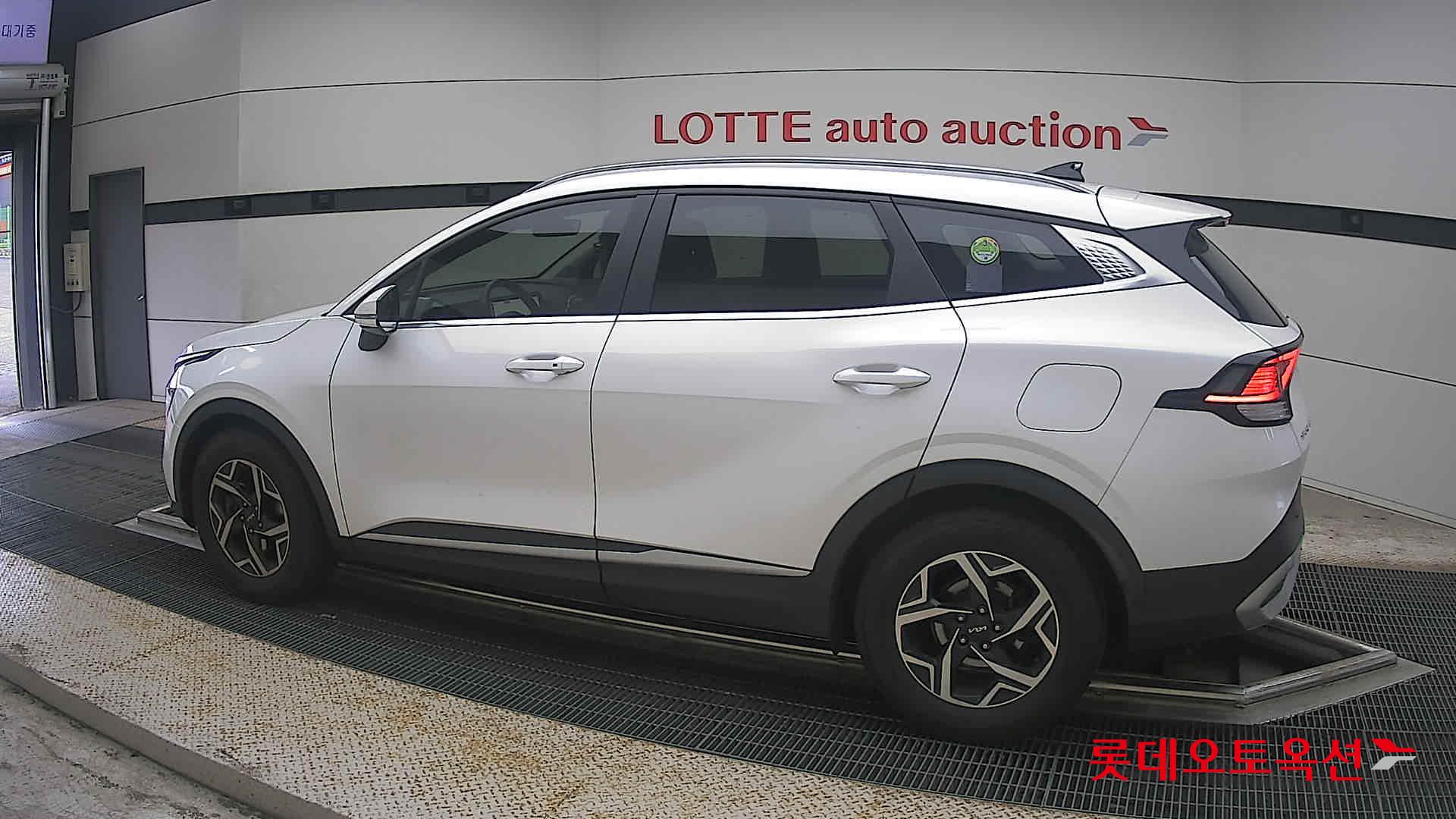 2022 - kia sportage