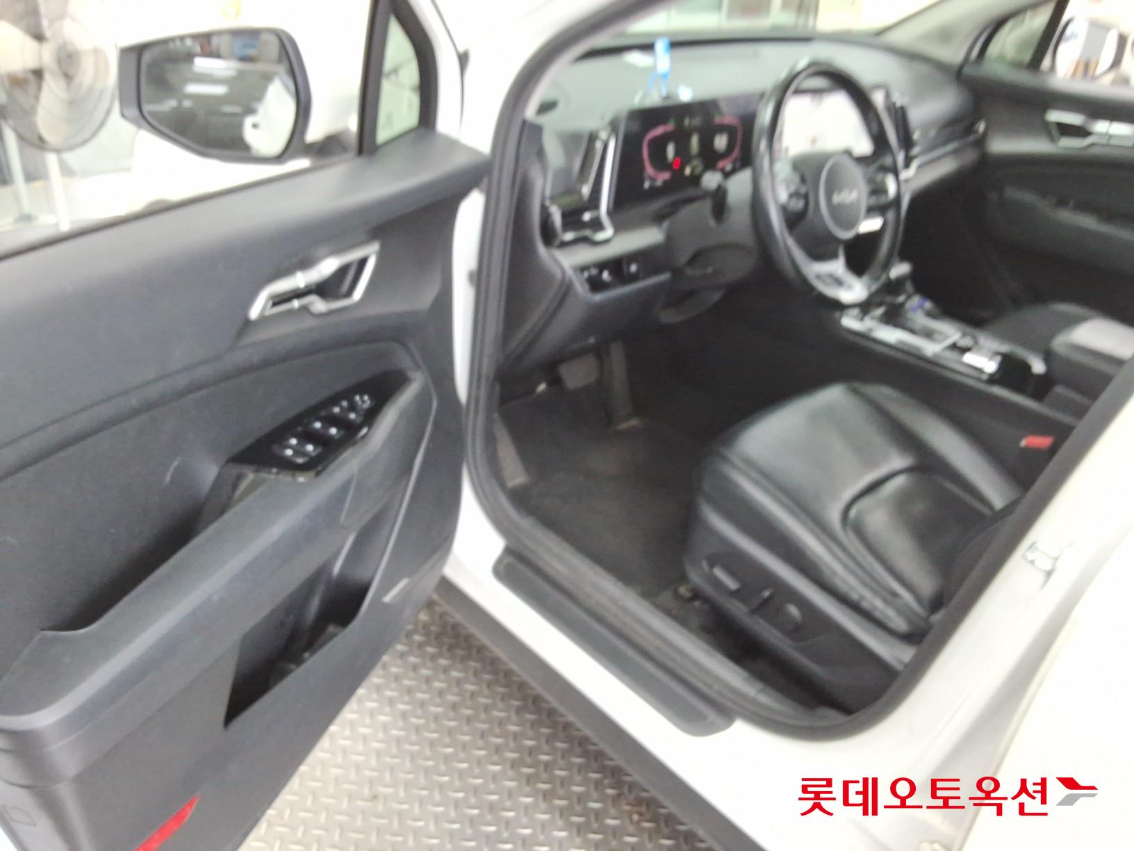 2022 - kia sportage