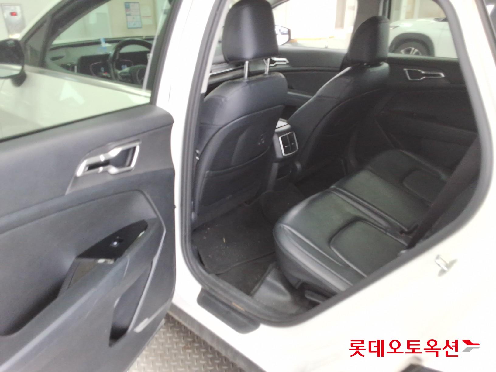 2022 - kia sportage