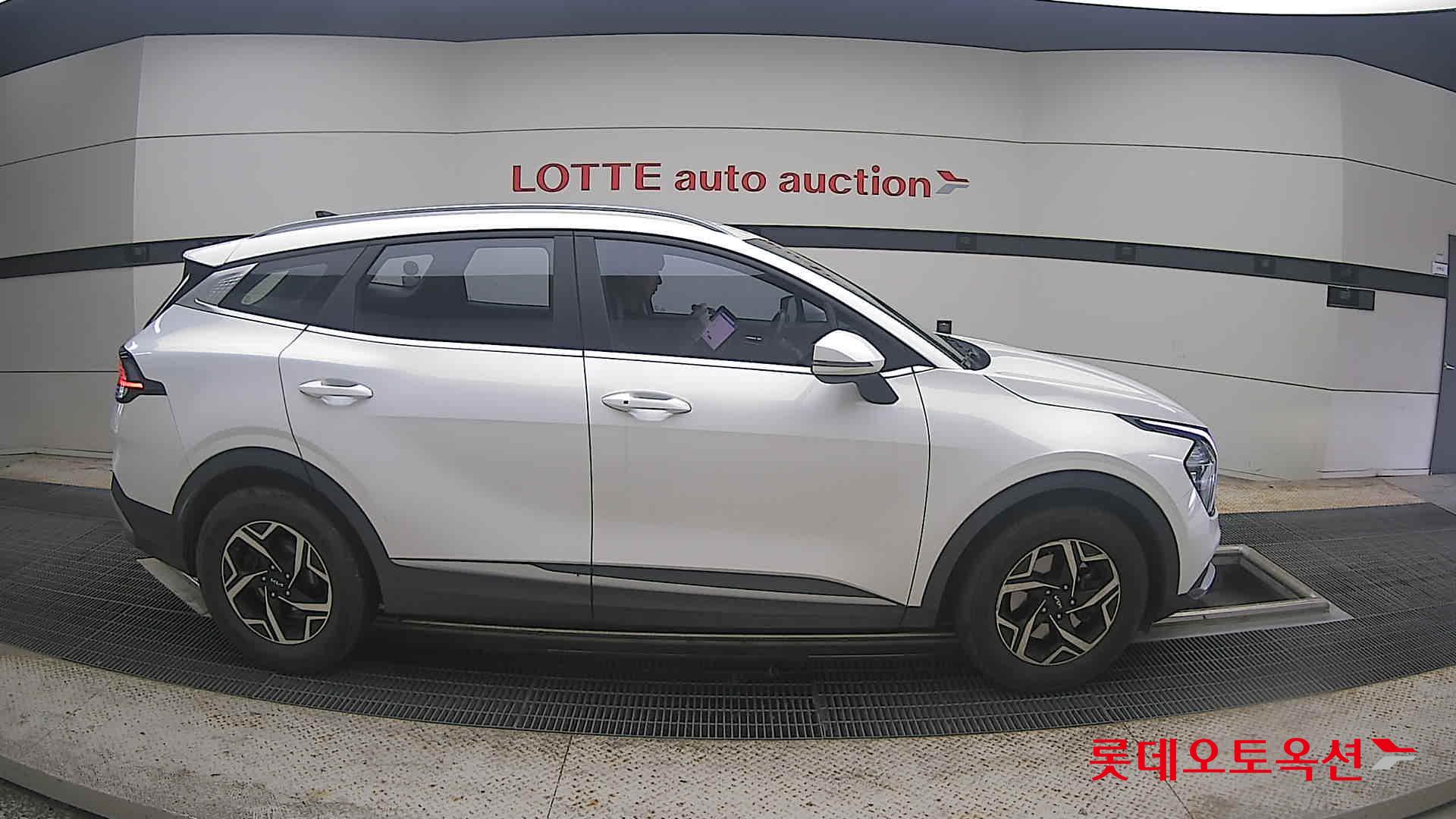 2022 - kia sportage