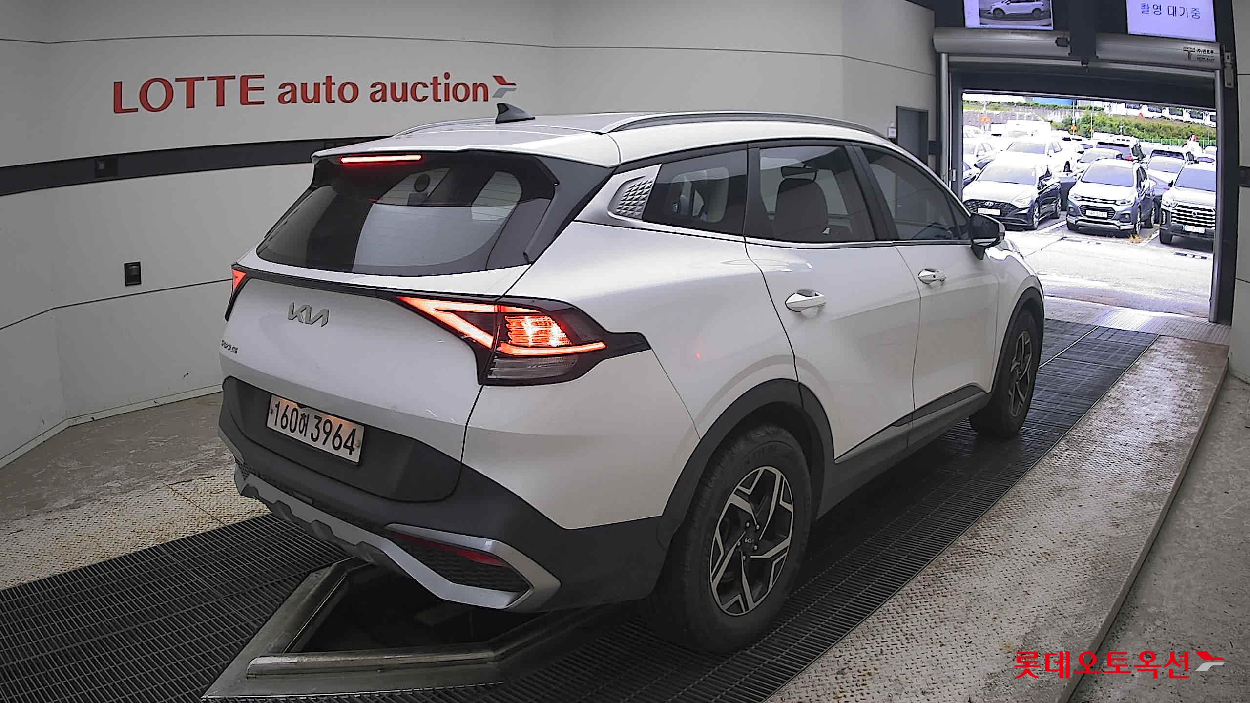 2022 - kia sportage