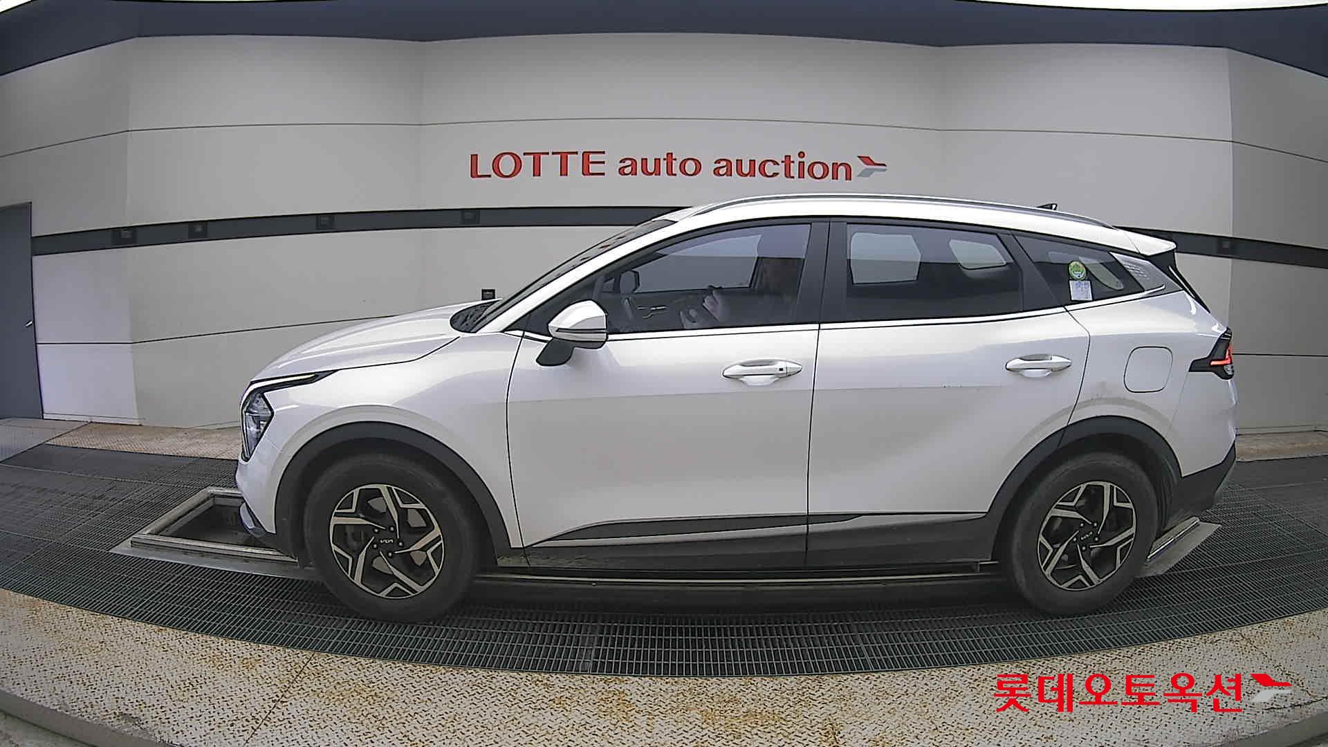 2022 - kia sportage