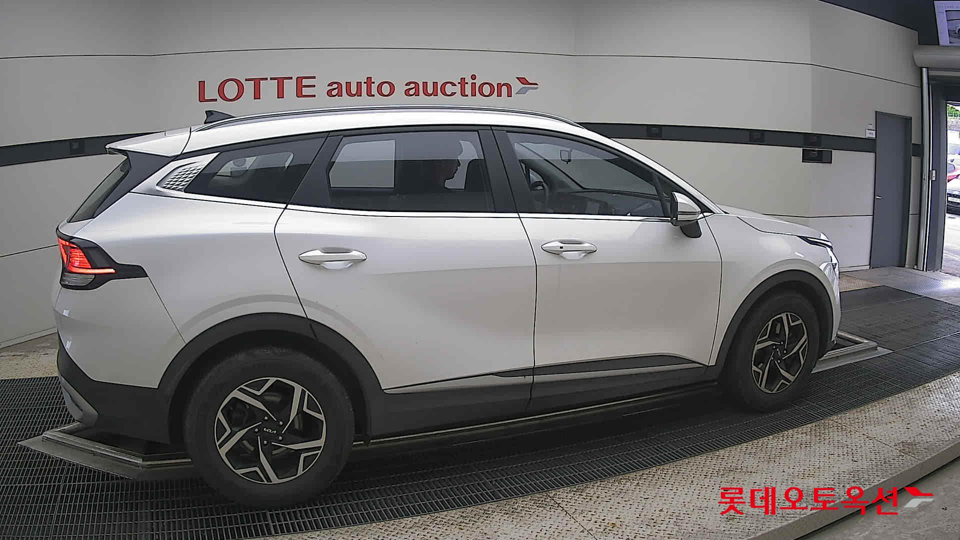 2022 - kia sportage