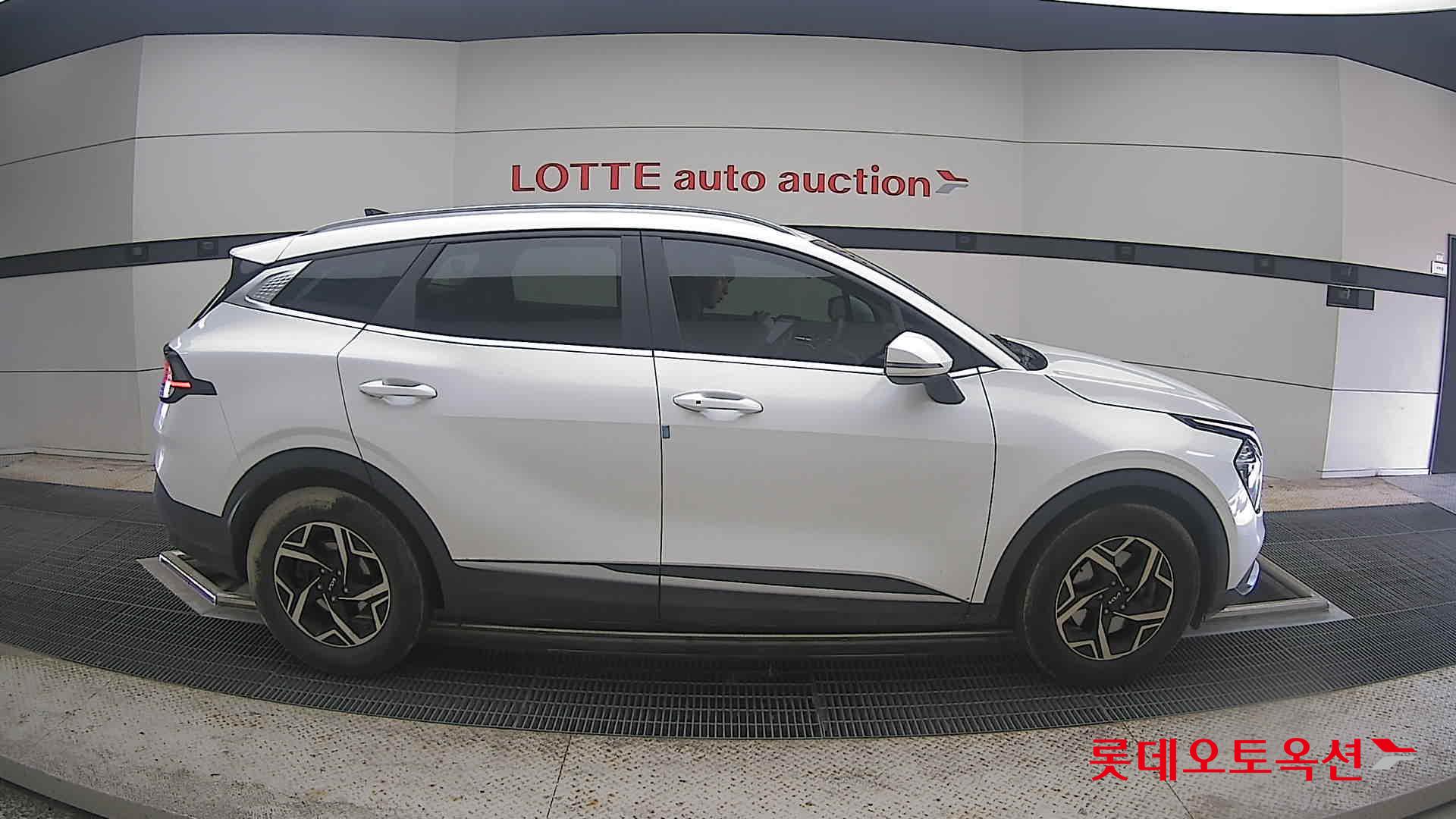 2022 - kia sportage