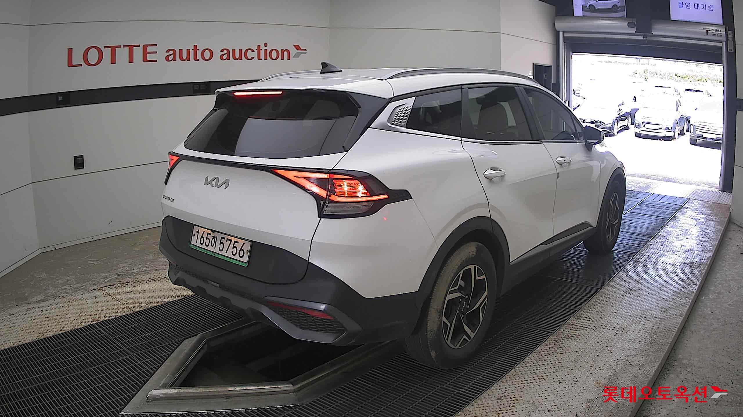 2022 - kia sportage