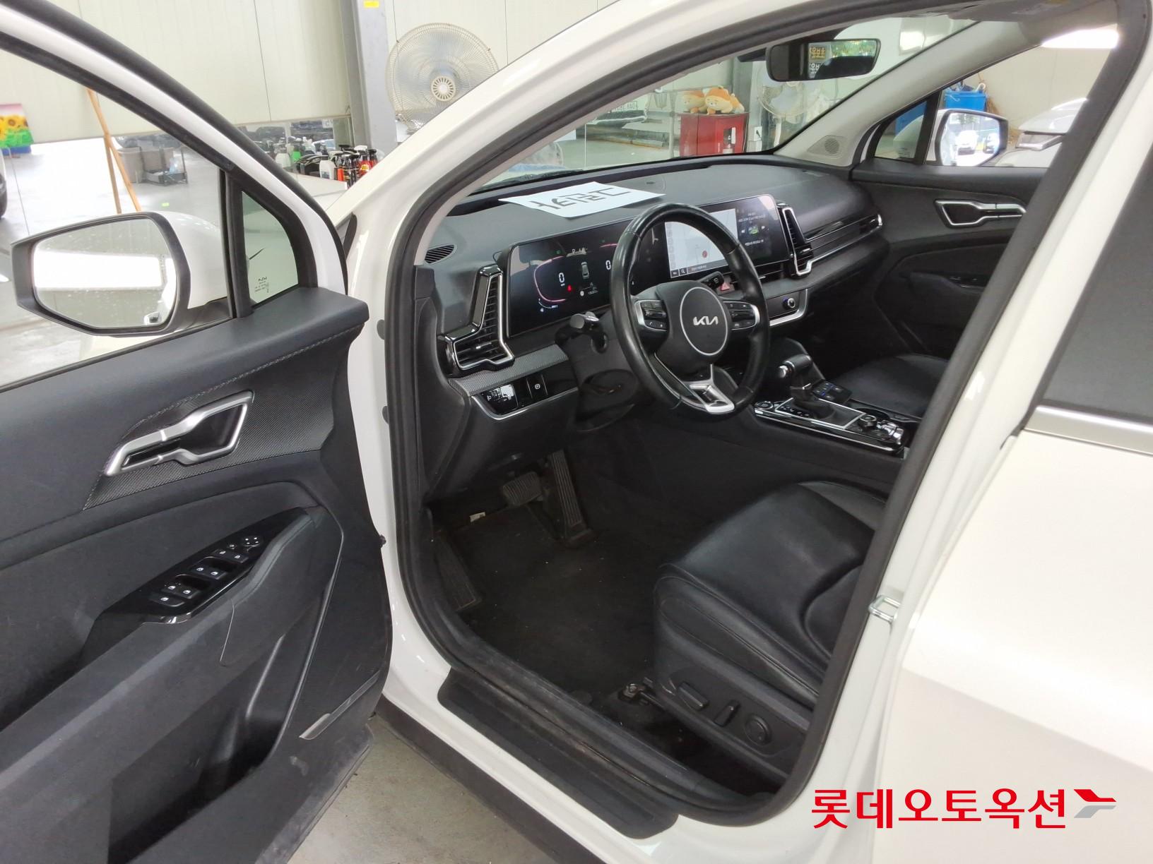 2022 - kia sportage