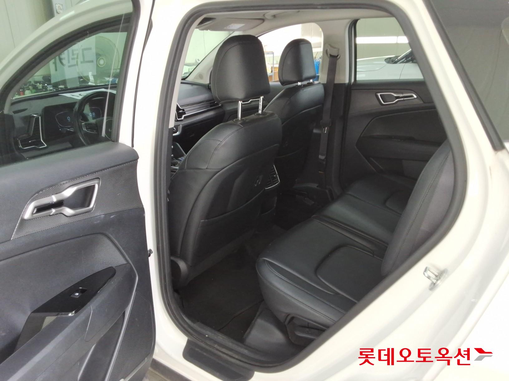2022 - kia sportage