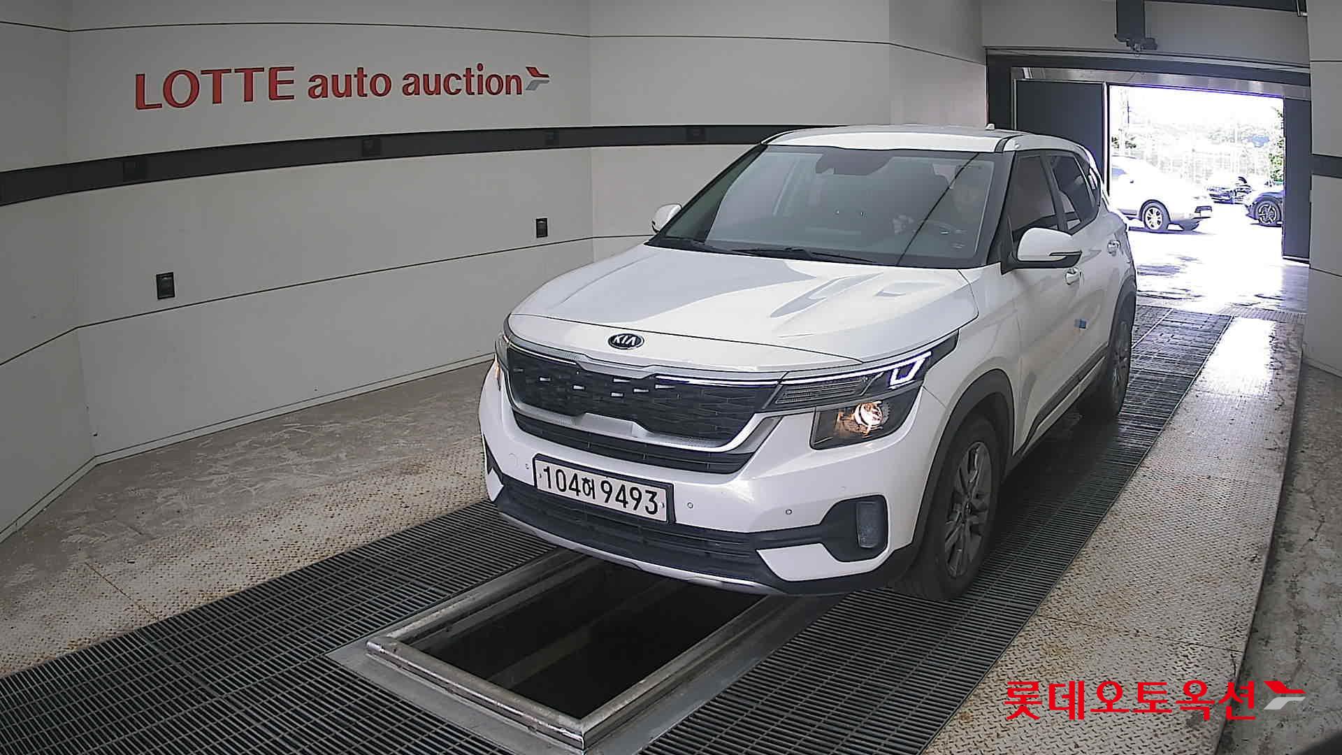 Kia Seltos 2021 Snow White Pearl из Кореи