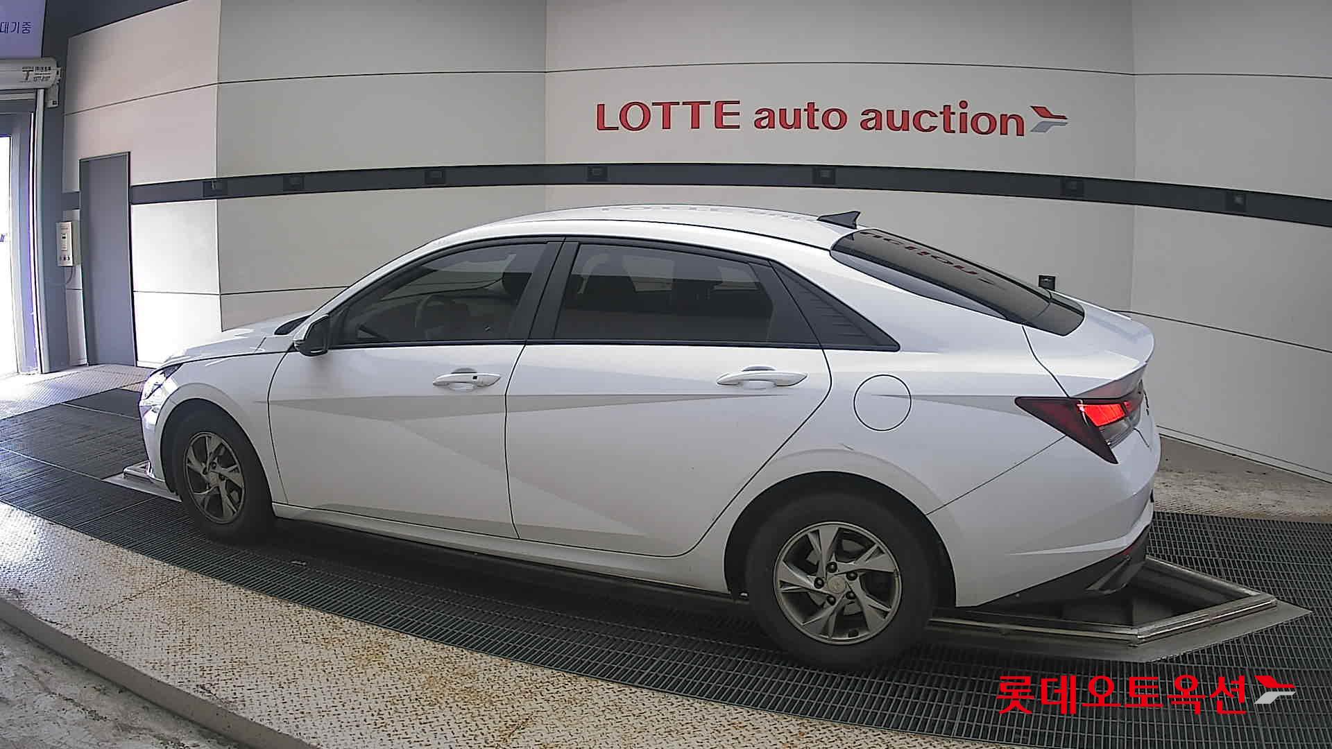 2021 - hyundai avante