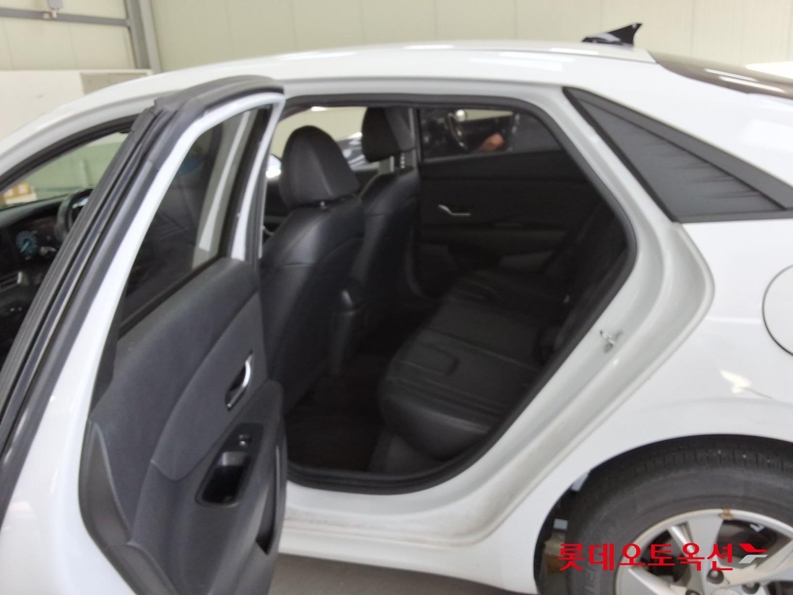 2021 - hyundai avante