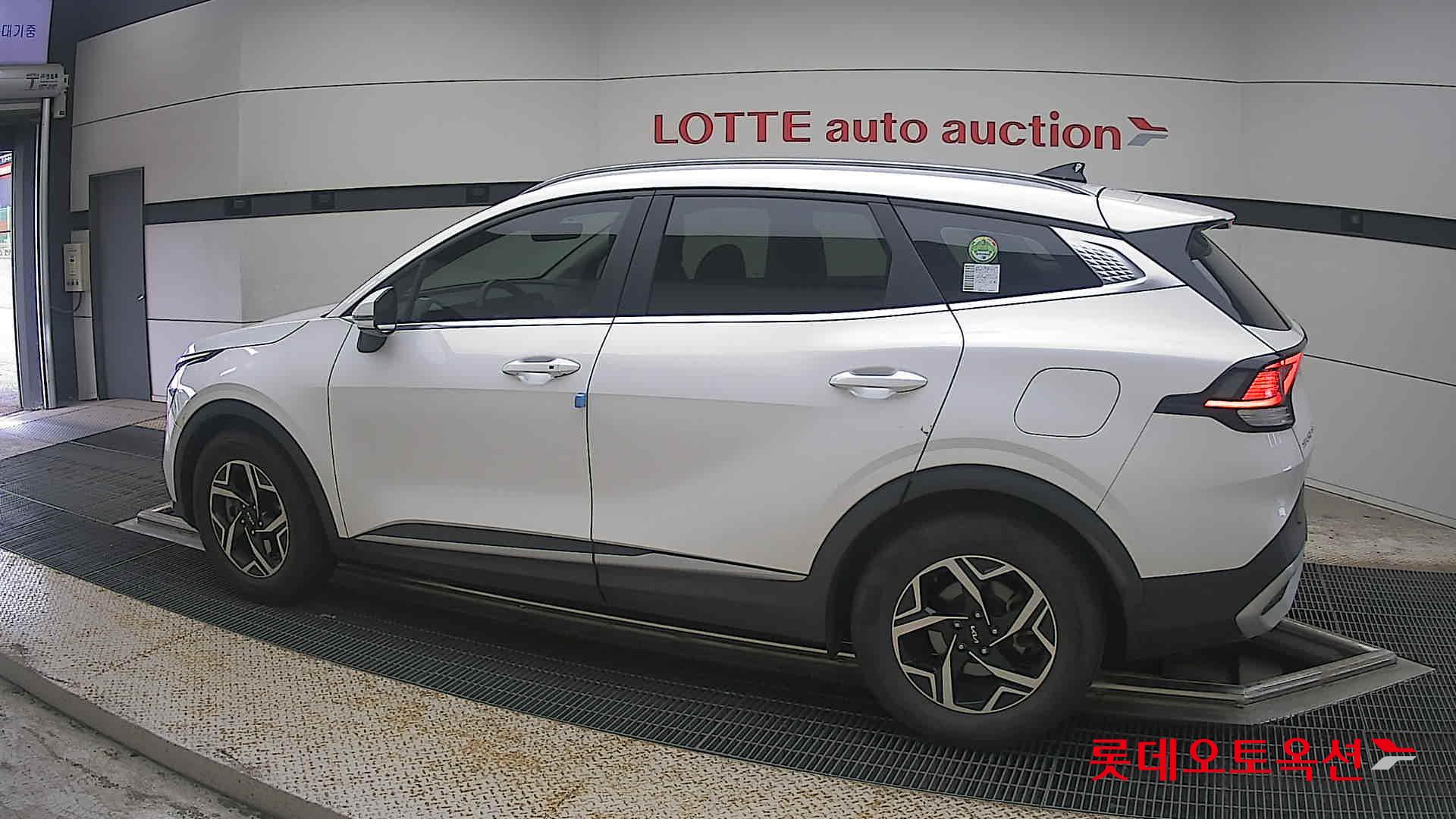 2022 - kia sportage