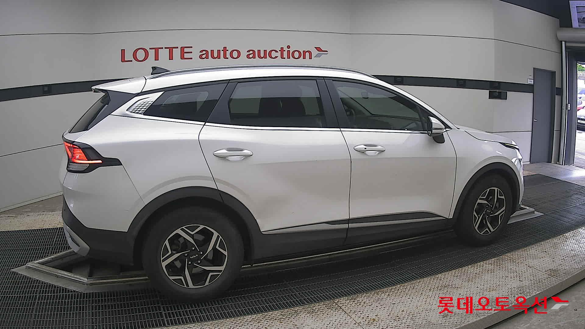 2022 - kia sportage