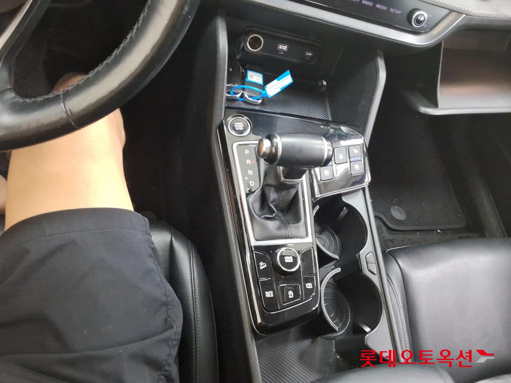 2022 - kia sportage