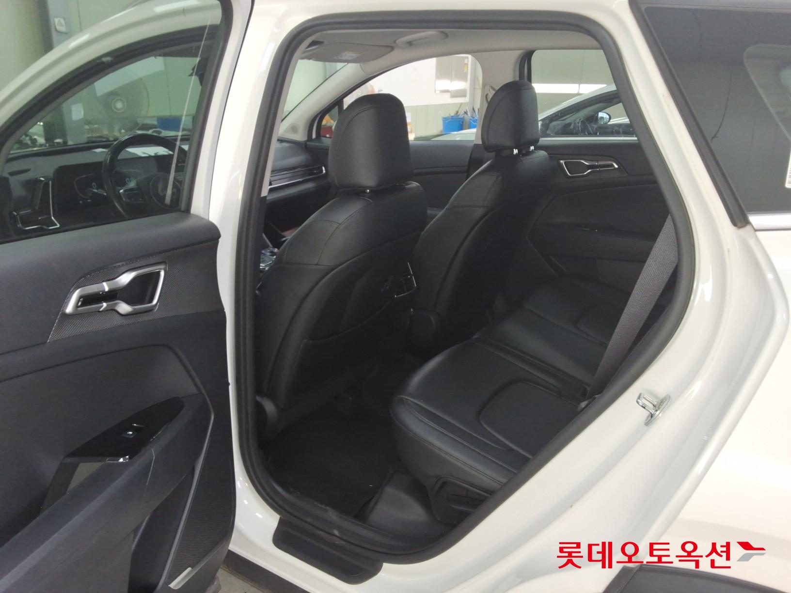 2022 - kia sportage