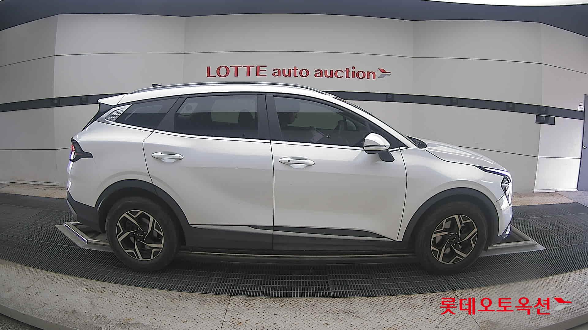 2022 - kia sportage