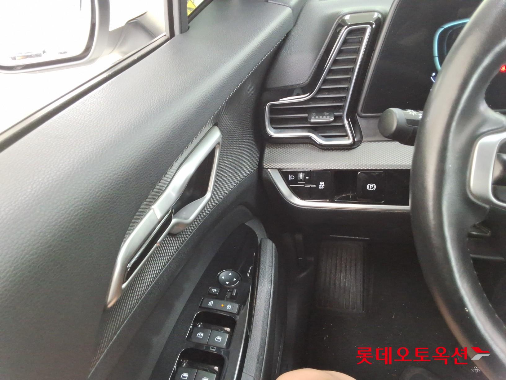 2022 - kia sportage
